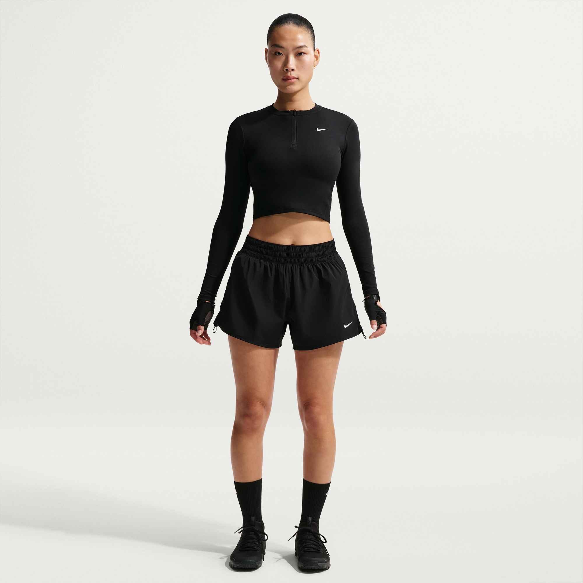 Nike Trainingsshorts W NK ONE DF HR 5IN SHORT A mit Innenslip, aus Polyester und Elasthan
