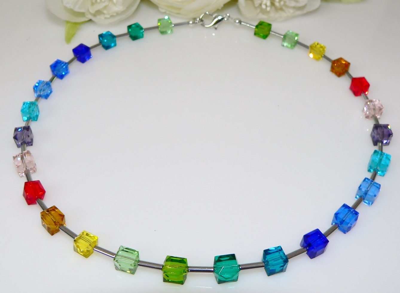 traumschmuck Collier 080a Collier Halskette Würfelkette bunt regenbogen mehrfarbig (Geschenk, Muttertag, Weihnachten, Geburtstag, Valentinstag, inkl Schmuckbox), Made in Germany