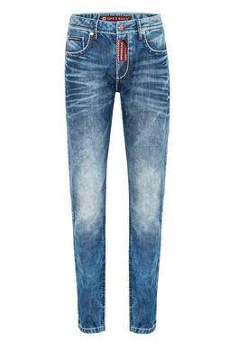 Cipo & Baxx Straight-Jeans mit trendigen Ziernähten