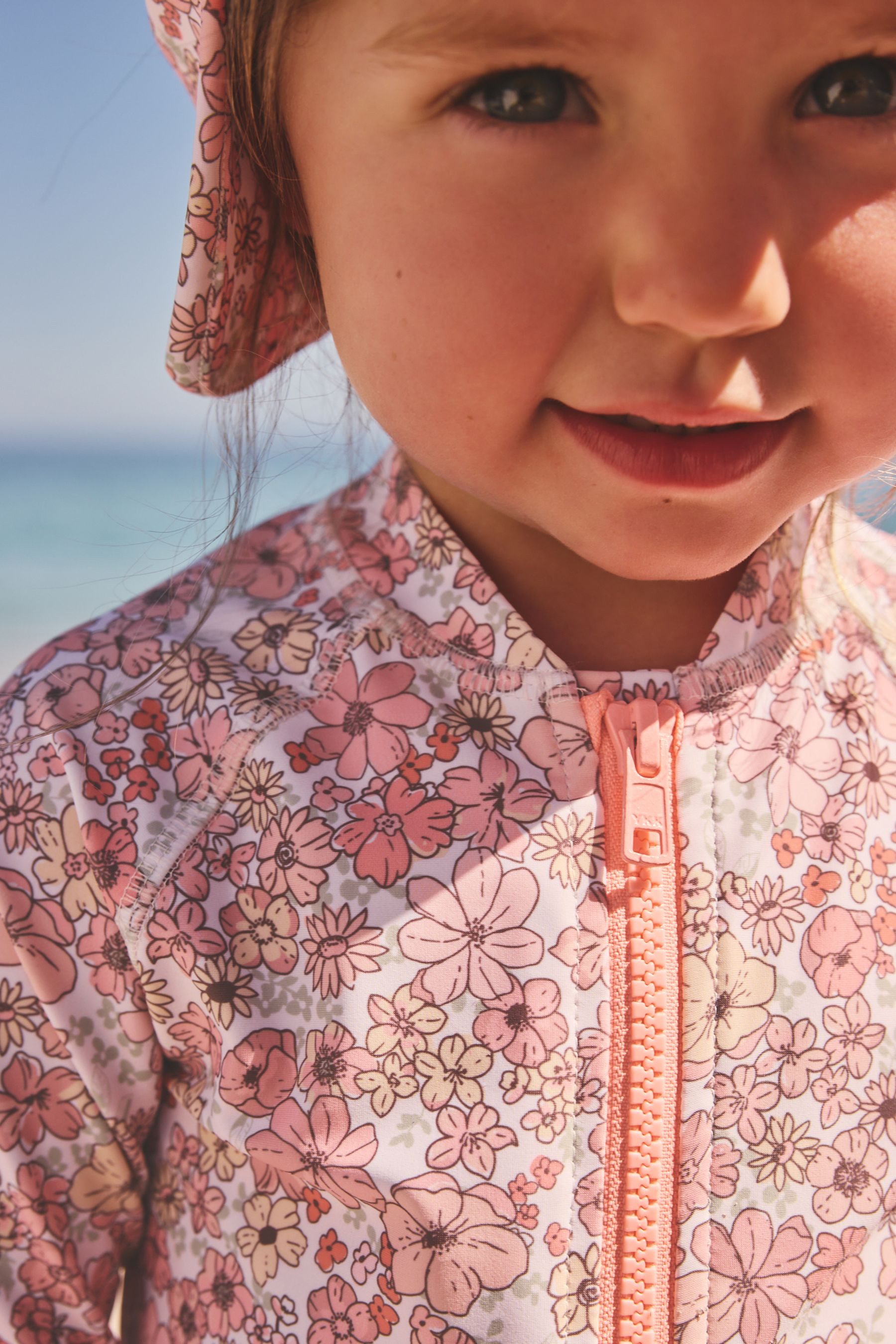 Next Badeanzug Sunsafe-Badeanzug mit langem Bein (1-St)