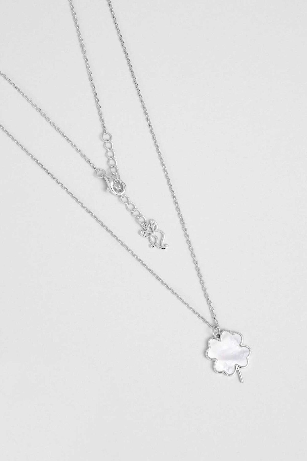 So CHIC... Kette mit Einhänger 18K Weißgold Plattiertes Kleeblatt Glücks-Halskette