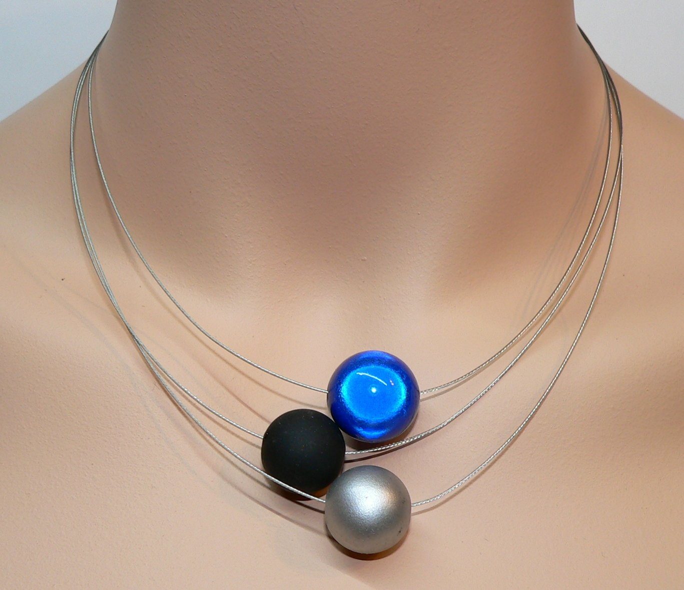 traumschmuck Collier 154b 3reihig Collier schwarz silber matt, Miracle Dunkelblau, glanz (incl. Schmuckbox), handgefertigt, Made in Germany