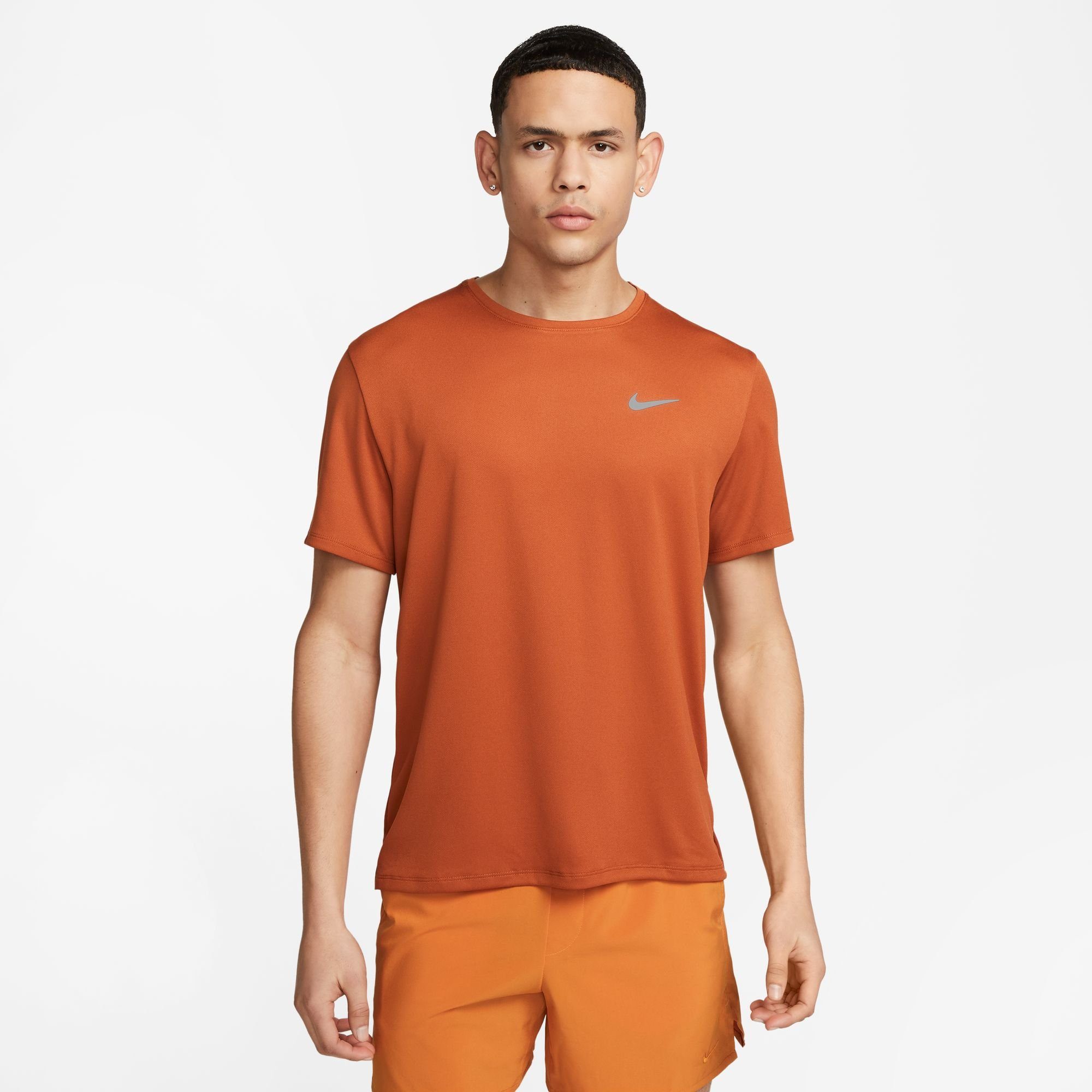 Nike Laufshirt DRI-FIT UV MILER MEN'S SHORT-SLEEVE RUNNING TOP braun | 