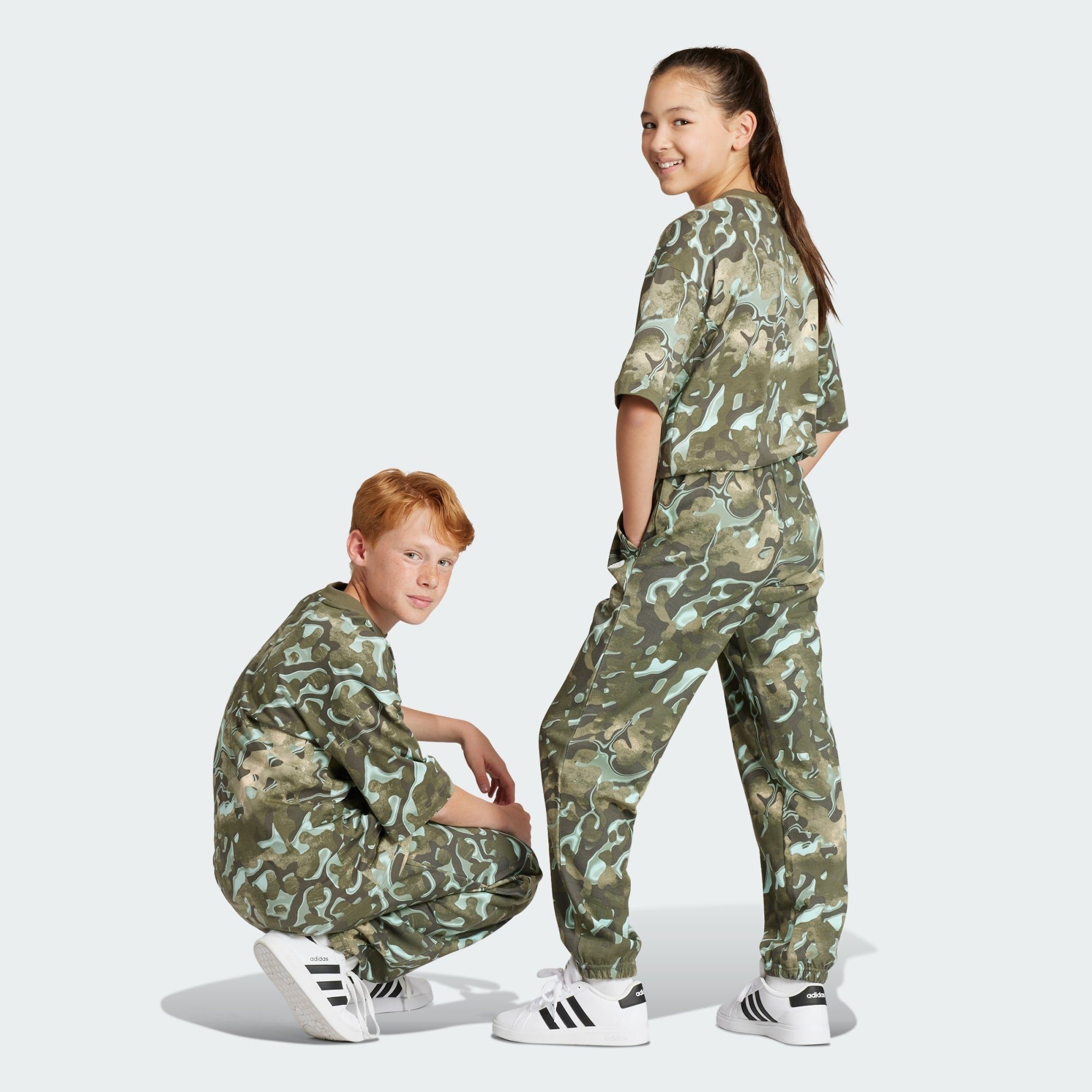 adidas Sportswear Jogginghose Flash Green / Sand / Strata HOSE ALLOVER Silver KIDS FUTURE Aqua PRINT ICONS Semi