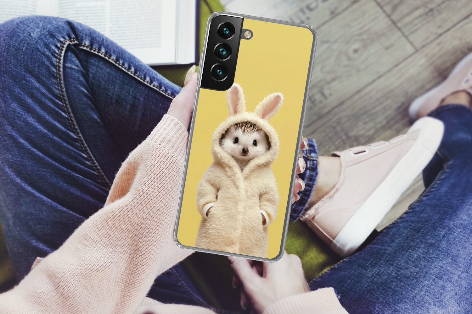 MuchoWow Handyhülle für Samsung Galaxy S22 Igel - Osterhase - Kostüm, Phone Case, Silikon, Schutzhülle Dünn