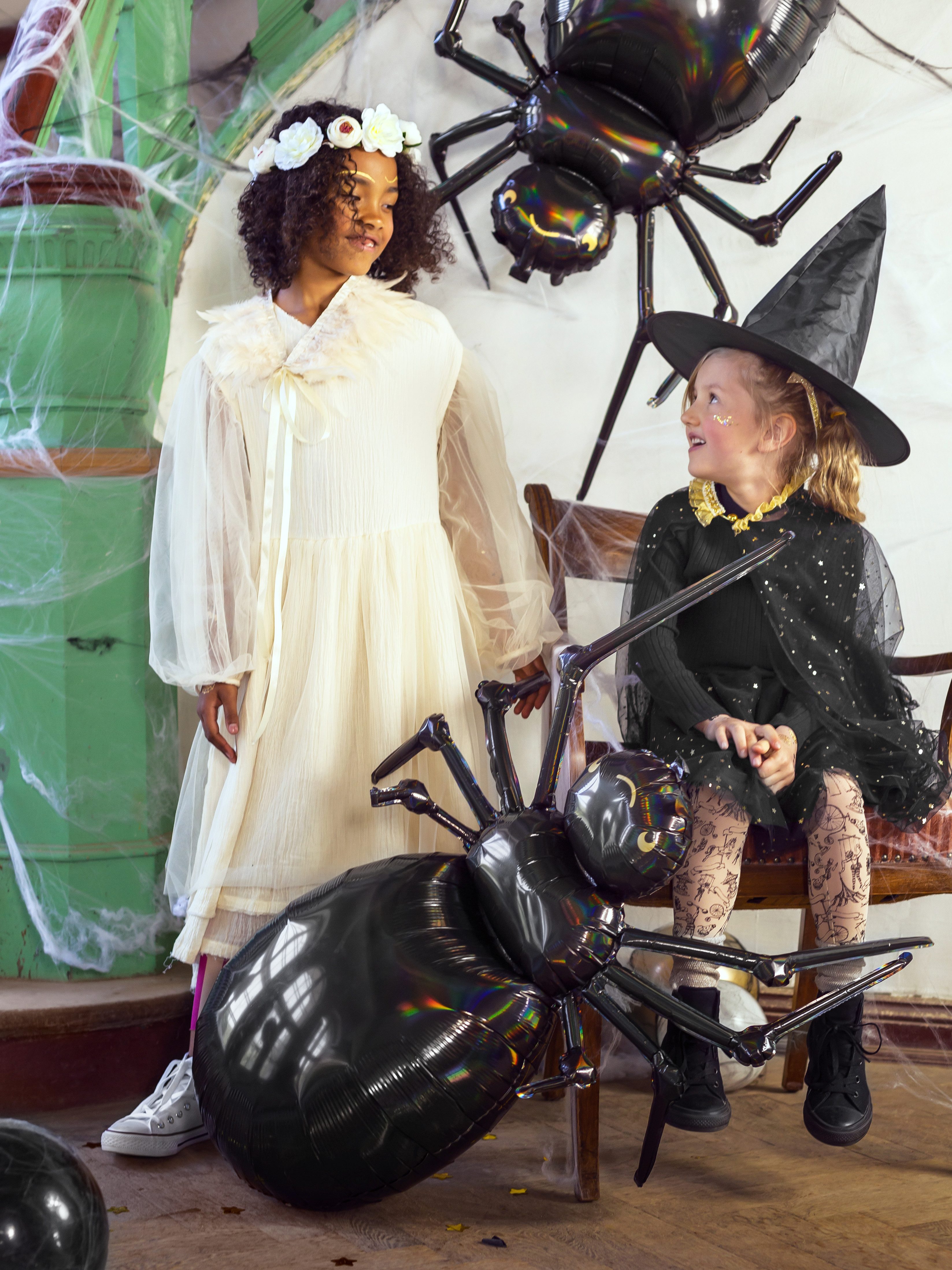 partydeco Kostüm Haarreif Blumenkranz Krone 17 cm weiß