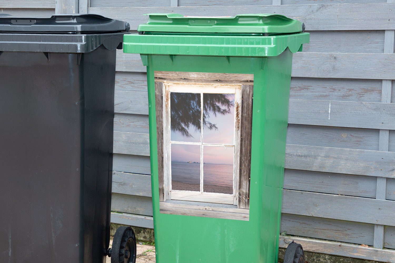Container, MuchoWow (1 Meer St), - Aussicht Wandsticker Strand - Mülleimer-aufkleber, Sticker, Abfalbehälter Mülltonne,