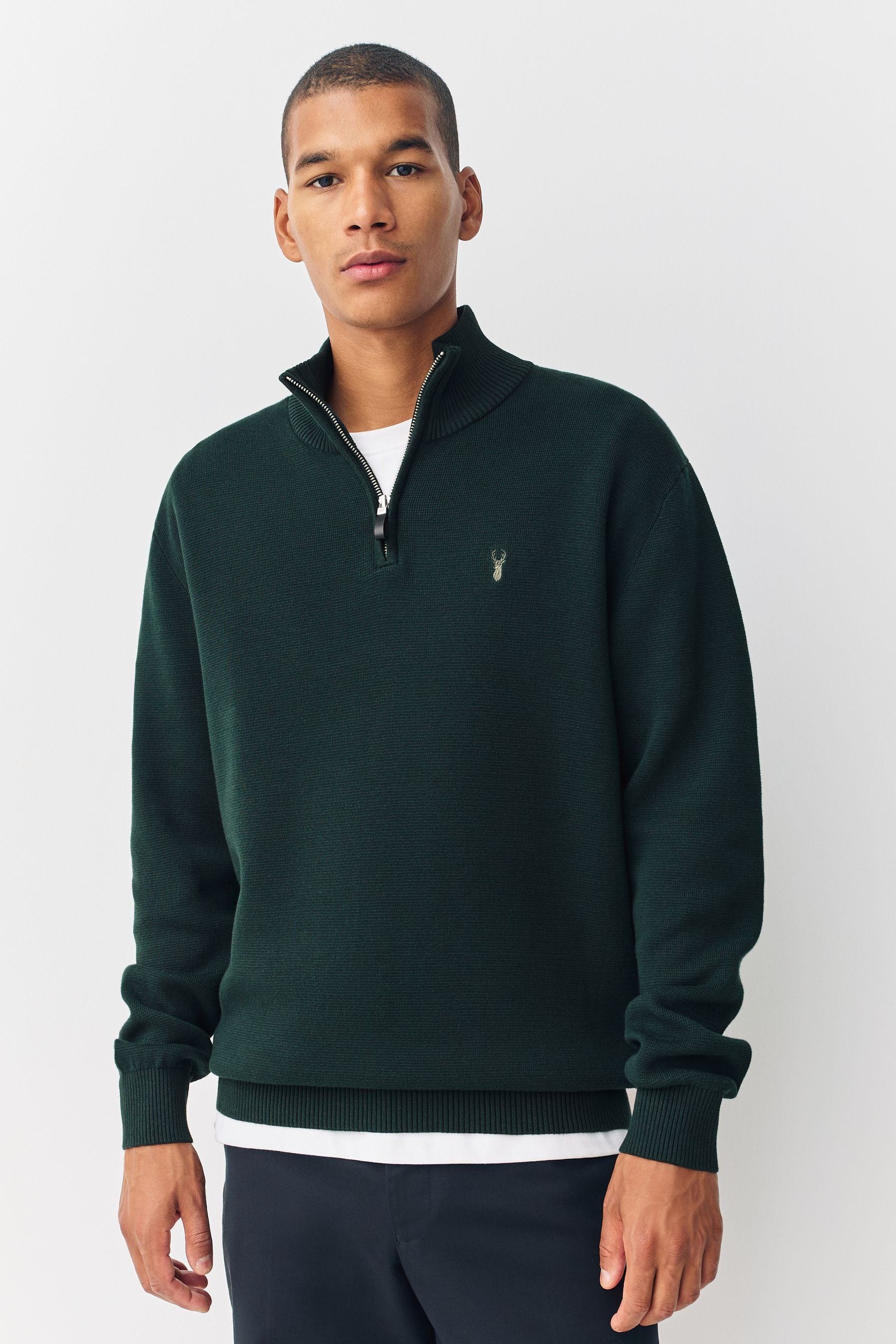 Next Strickpullover Regular Fit Premium Troyer mit Hirschlogo (1-tlg)