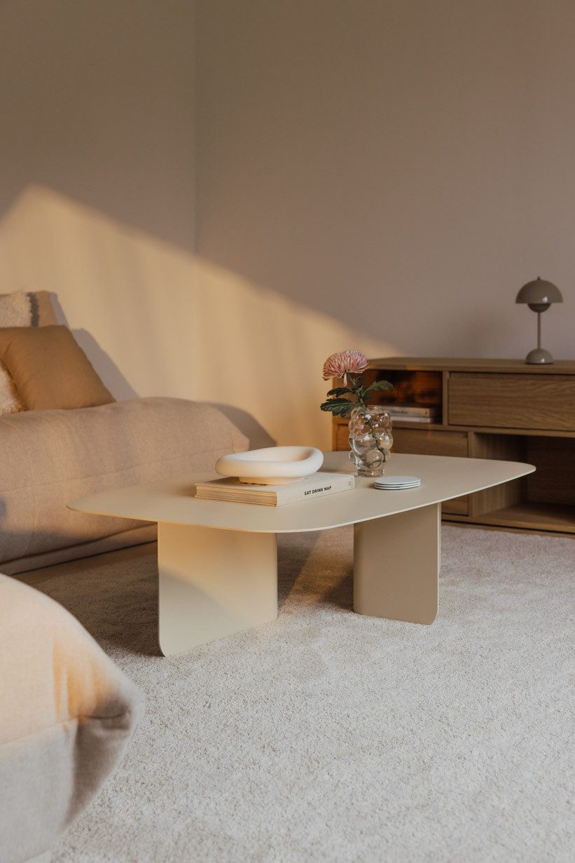 Metallbude Couchtisch LIVIA, Design Couchtisch ohne Montage, belastbar bis 75kg, kratzfest