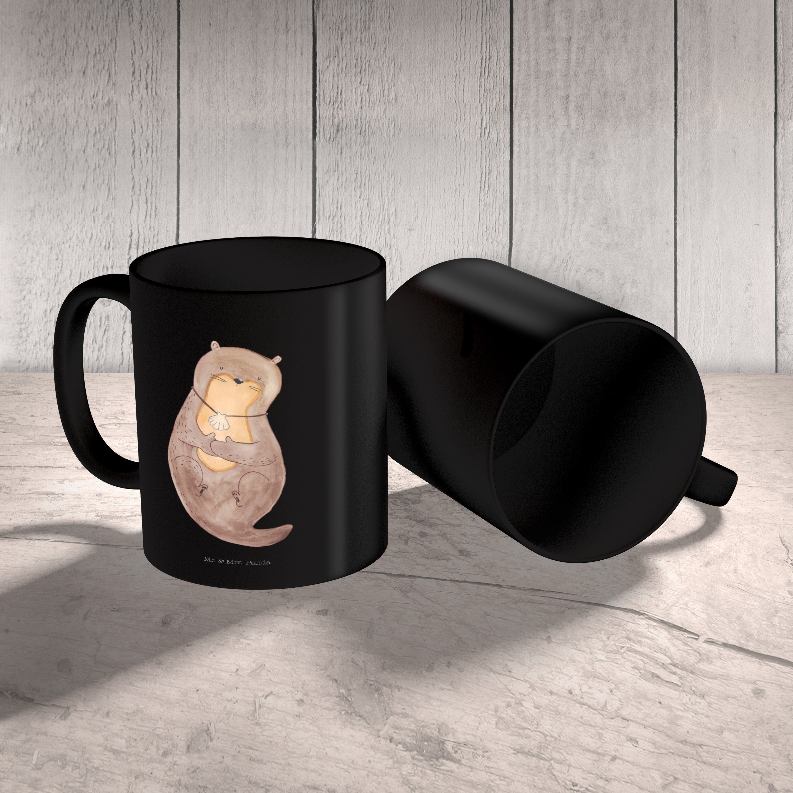 Mr. & Mrs. Panda Tasse, Geschenk, Tasse Keramik - mit Büro Schwarz - Otter Muschelmedaillon T, Schwarz Tasse