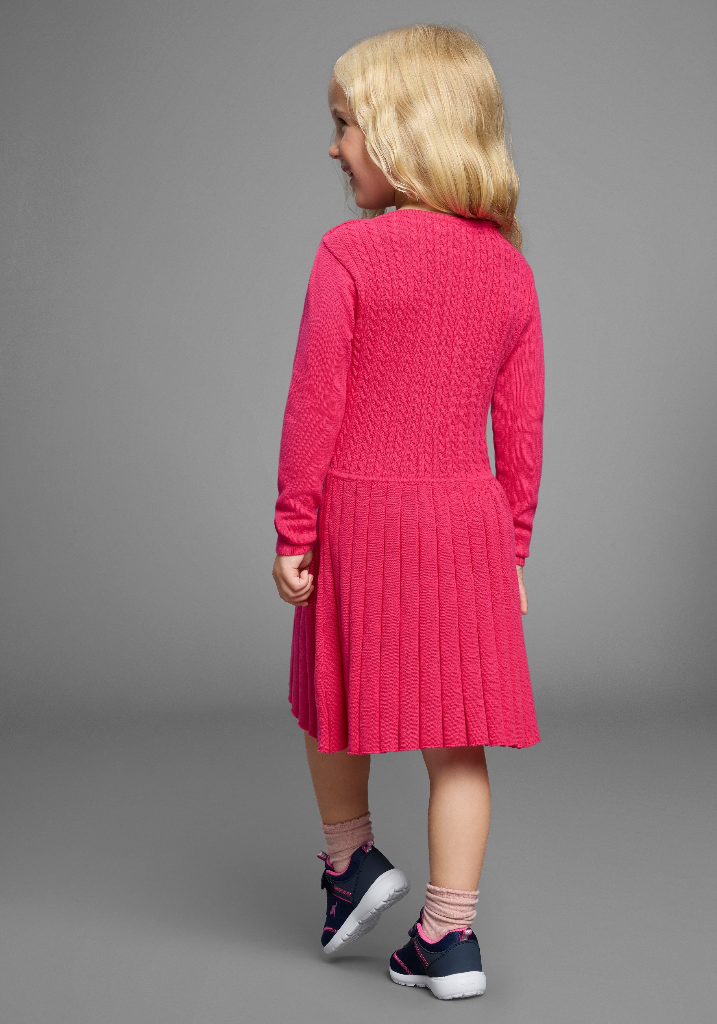 KangaROOS Strickkleid Strickkleid mit Faltenrock Niedliches günstig online kaufen