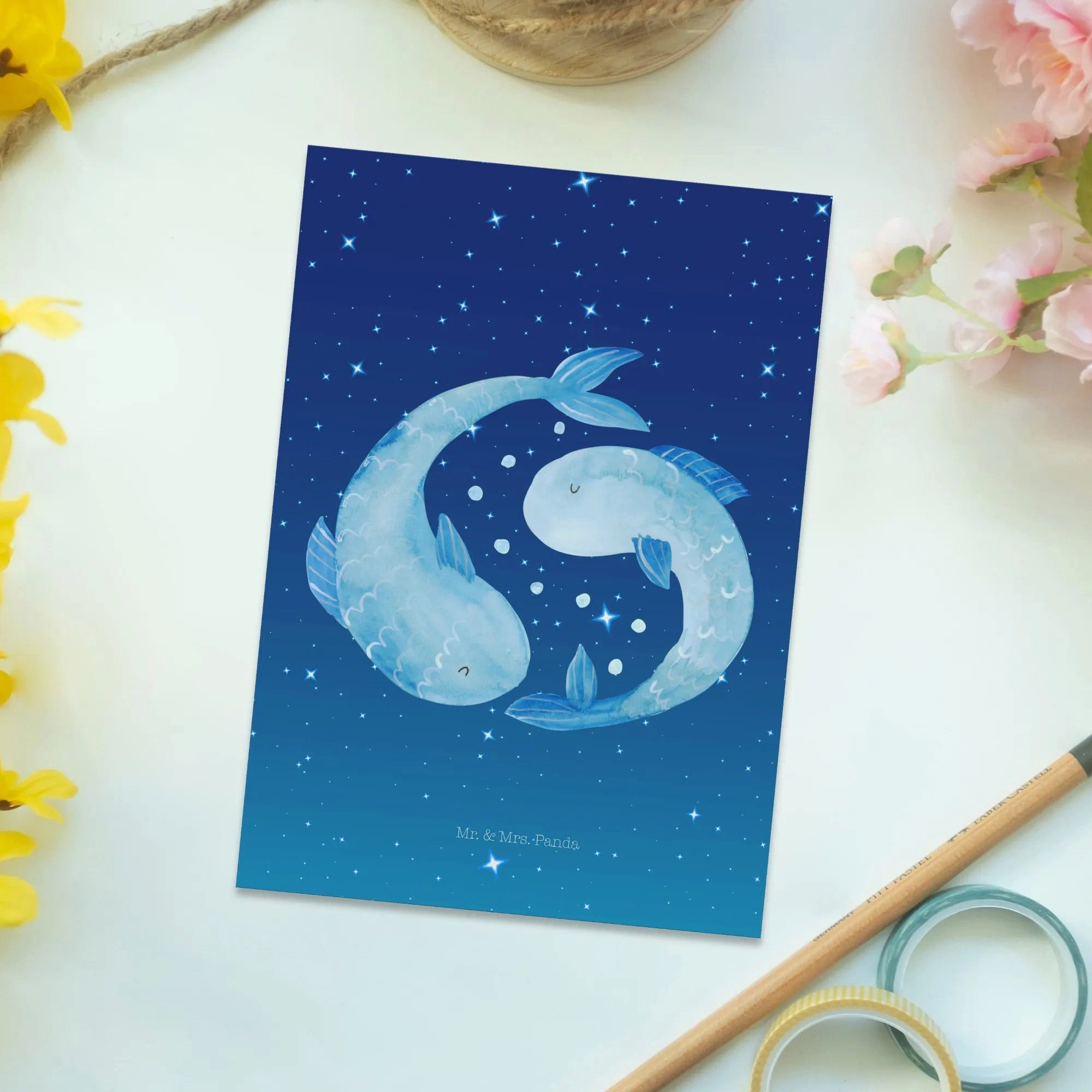 Thumbnail - Mr. & Mrs. Panda Postkarte Sternzeichen Fische - Sternenhimmel Blau - Geschenk, Postkarte, Tierk, Charmantes Design