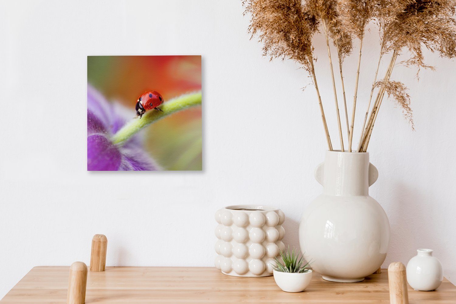 OneMillionCanvasses® St), Leinwandbild Blume, auf einer Schlafzimmer Marienkäfer (1 Wohnzimmer Bilder lila für Leinwand