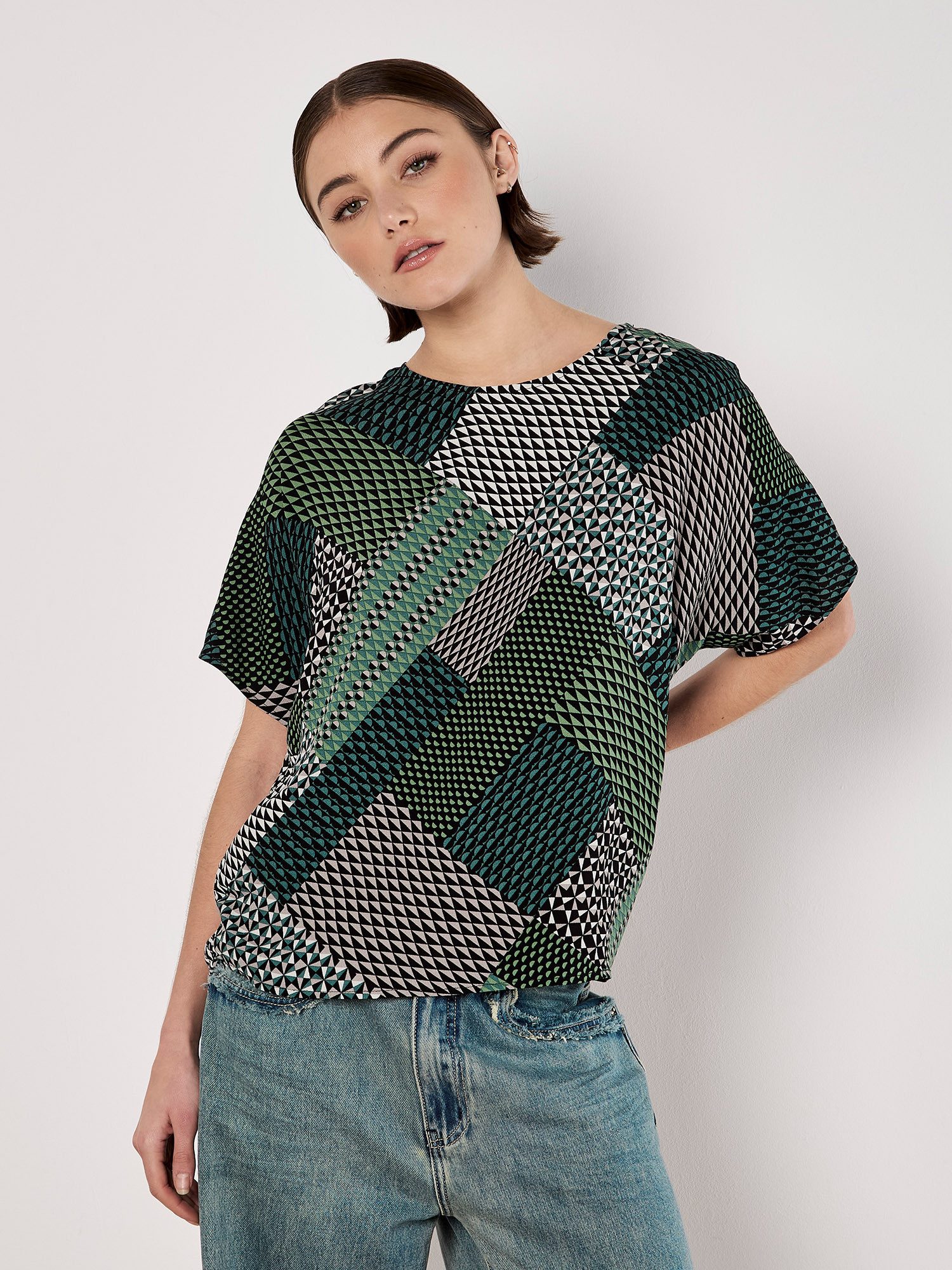Apricot T-Shirt Patchwork Shirt mit geometrischem Druck günstig online kaufen