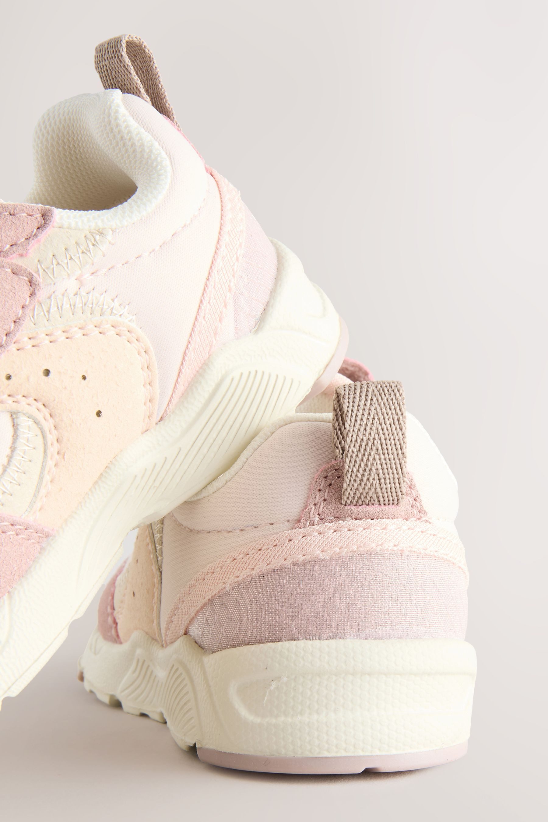 Next Sneaker Klettverschluss und Elastikschnürsenkel Sneaker (1-tlg)