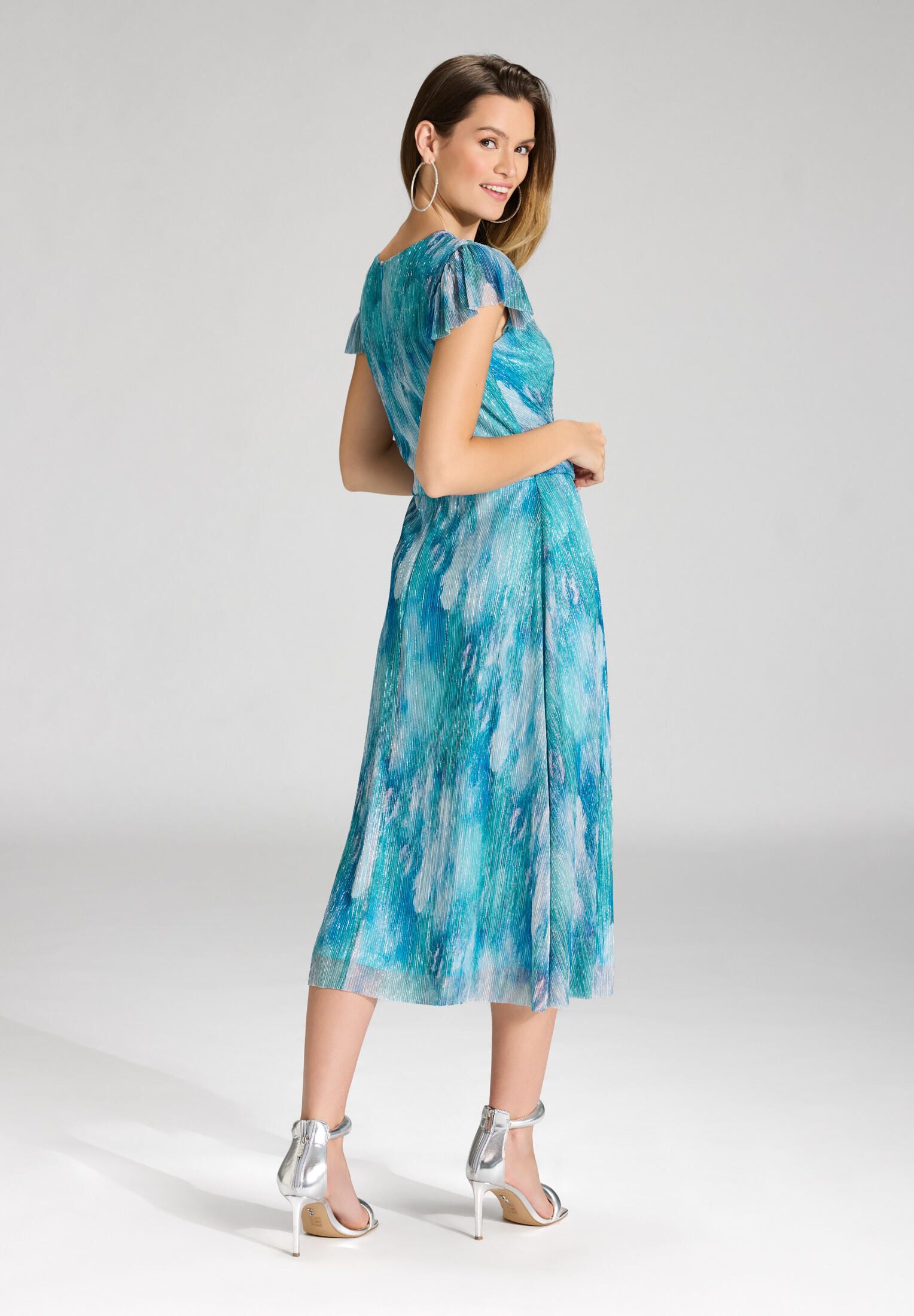 SWING Cocktailkleid Taillierter Schnitt mit ausgestelltem Rockteil günstig online kaufen