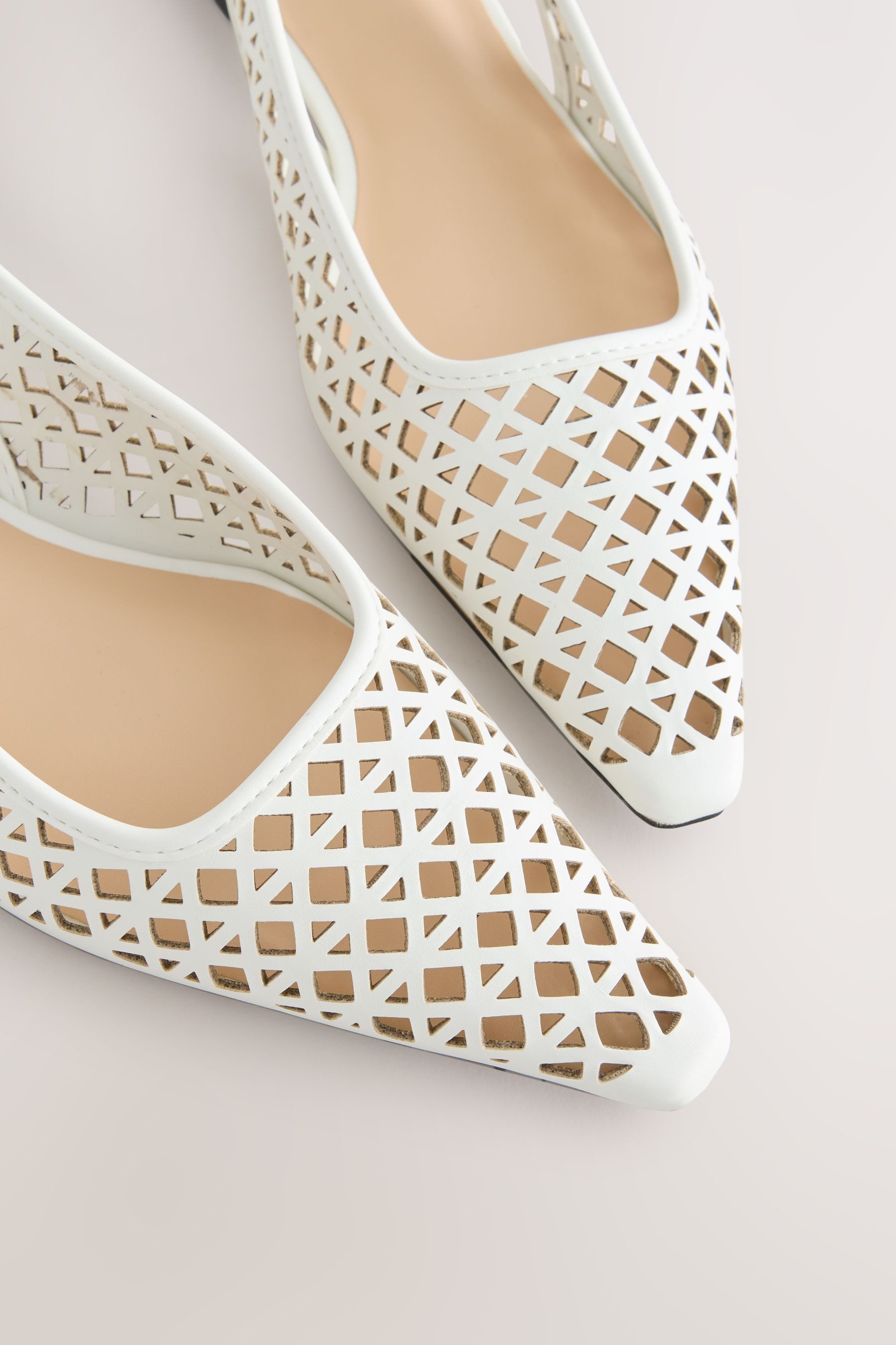 Next Forever Comfort® Flache Slingbacks mit Lasercut Slingsandale