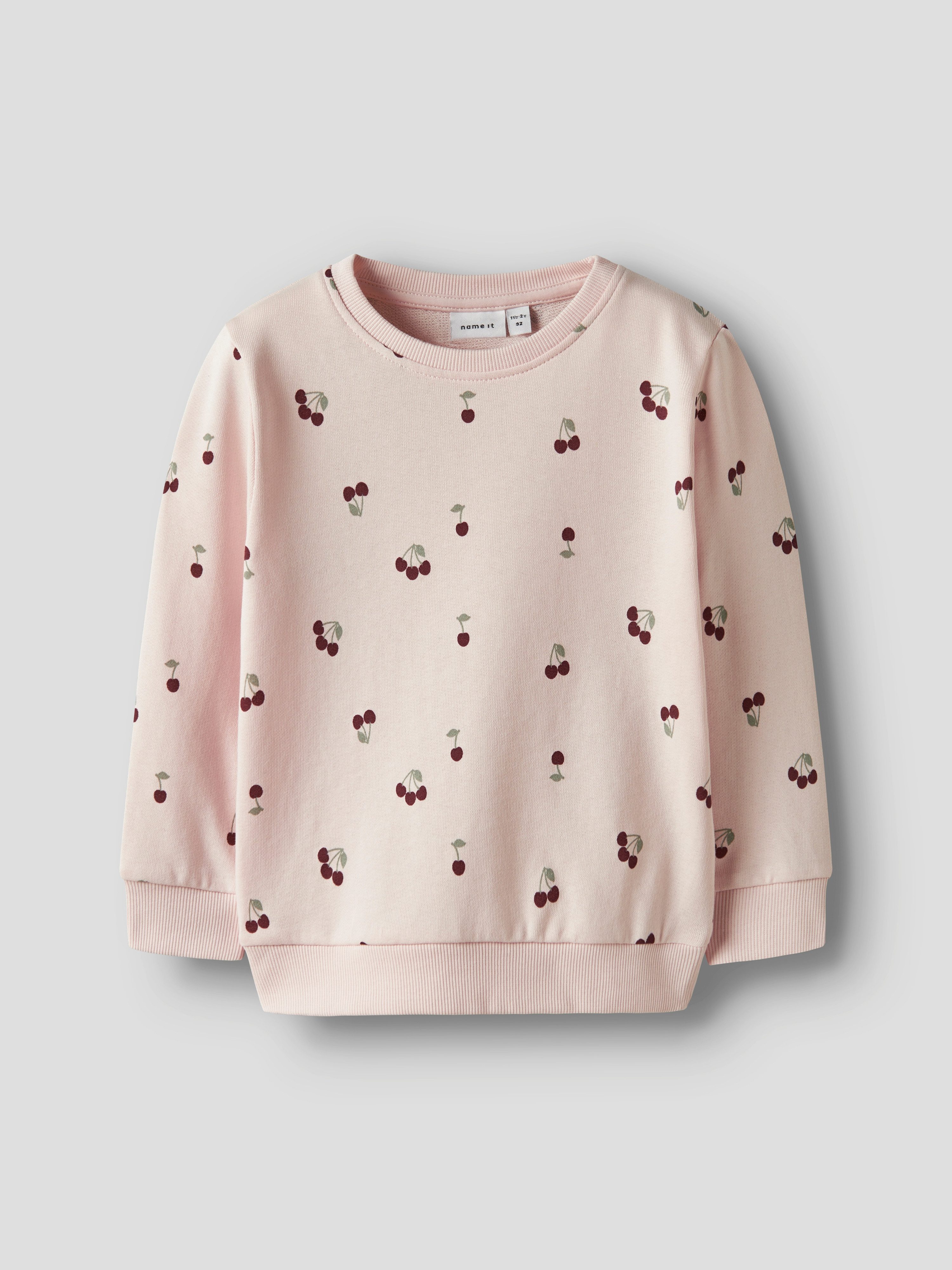 Name It Sweatshirt NMFVALBA – Sweater mit Herzchen-Alloverdruck und Rippbündchen bedruckt, casual, regular fit, Sweatware, Rundhals