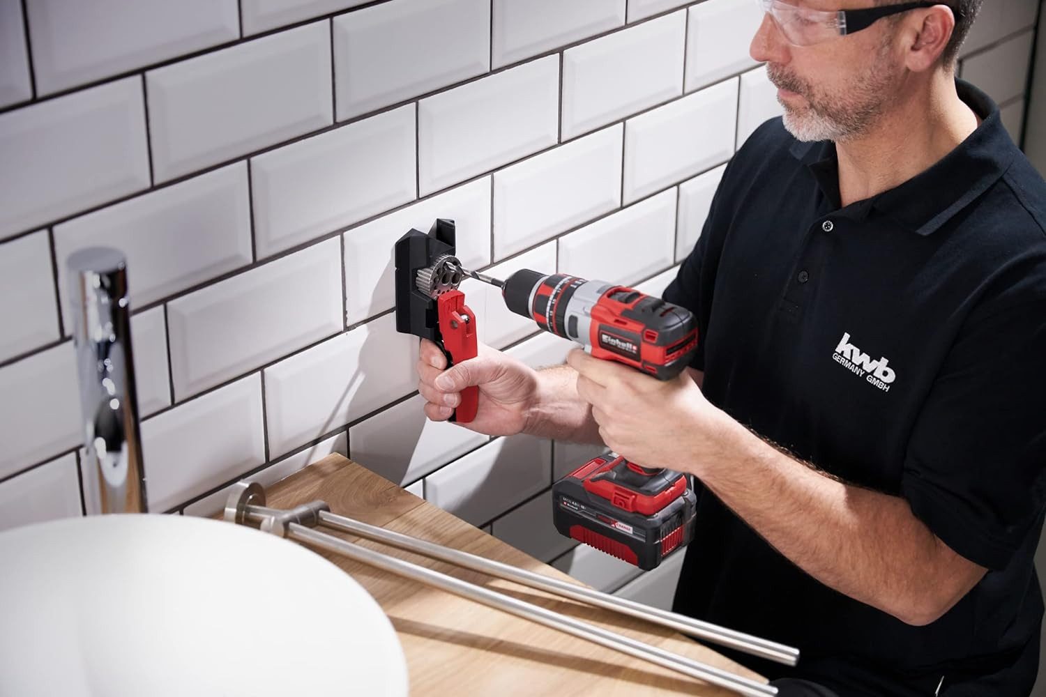kwb Bohrer- und Bit-Set Dübelprofi Bohrlehrenset, Dübelhilfe/Dübellehre Set inkl. je 50 Dübel und 1 Bohrer 6, 8, 10