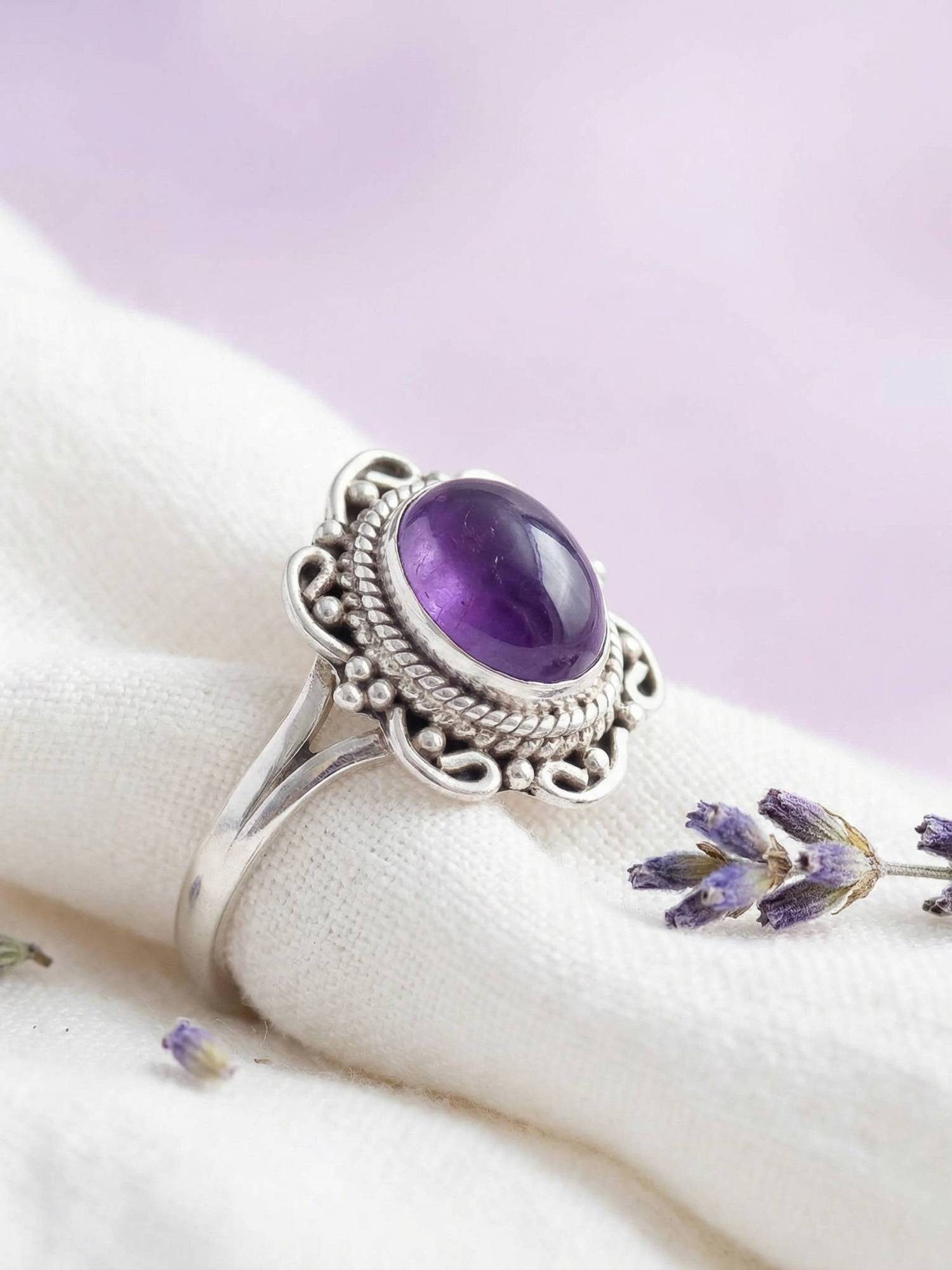 mantraroma Silberring BANGAWAN aus 925 Silber mit Amethyst (Ring mit Schmuckbeutel), Damenring aus 925er Silber