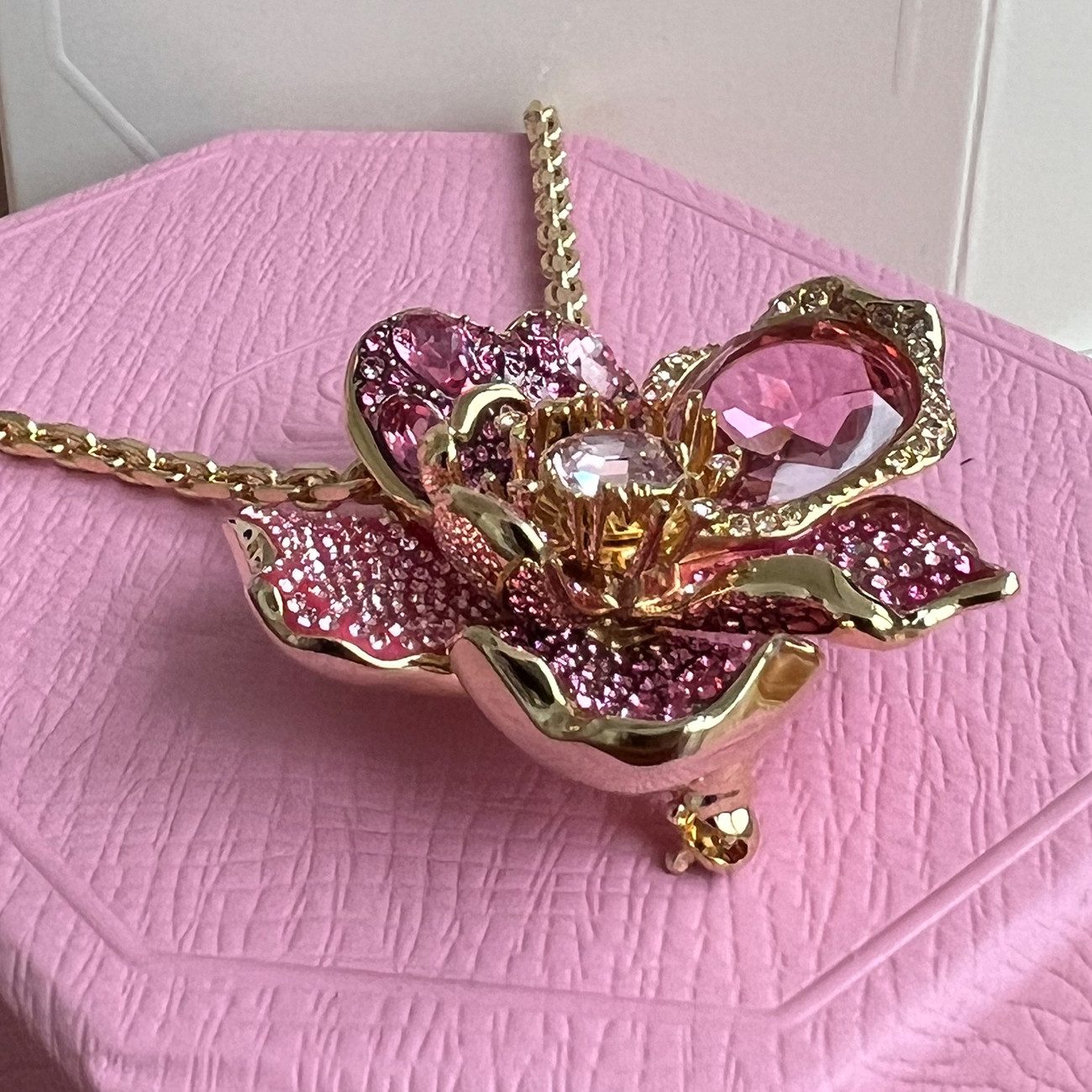 Swarovski Kette mit Anhänger goldfarben...