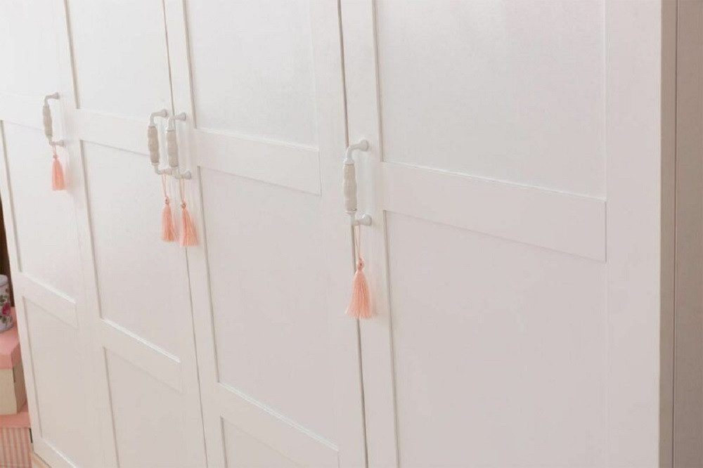 Xlmoebel Kleiderschrank Designer Holzschrank in Rosa mit vier Türen für das Kinderzimmer (1-St., Kleiderschrank) Hergestellt in Europa
