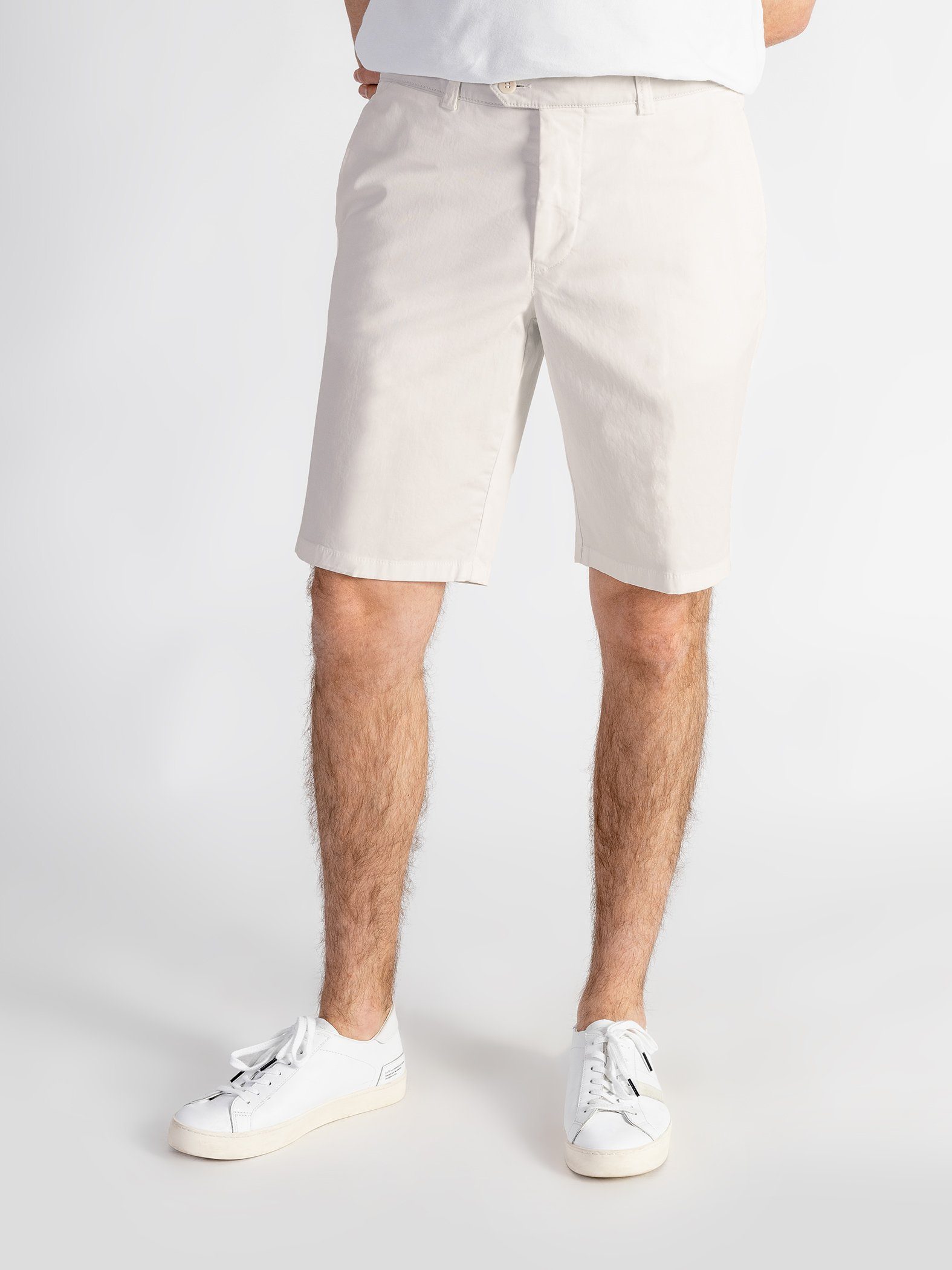 mit hellbeige Shorts Shorts TwoMates GOTS-zertifiziert Bund, elastischem Farbauswahl,