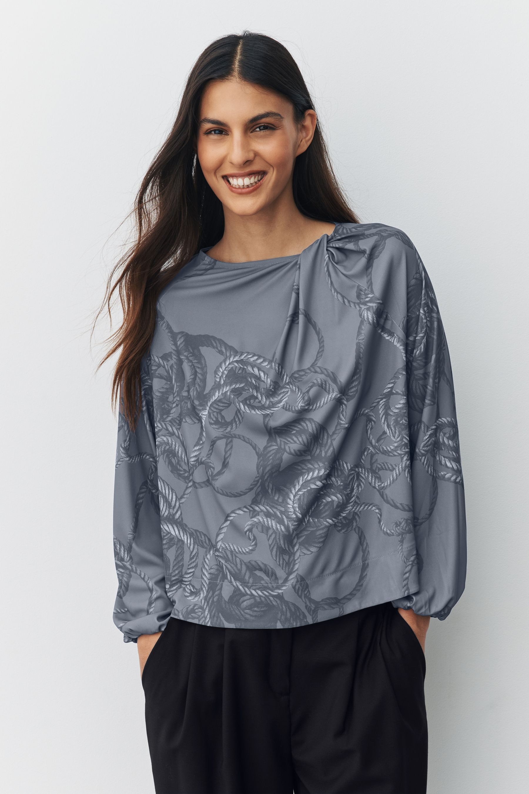 Next Langarmbluse Langärmelige Bluse mit Drehdetail am Ausschnitt (1-tlg) – Bild 5 von 5