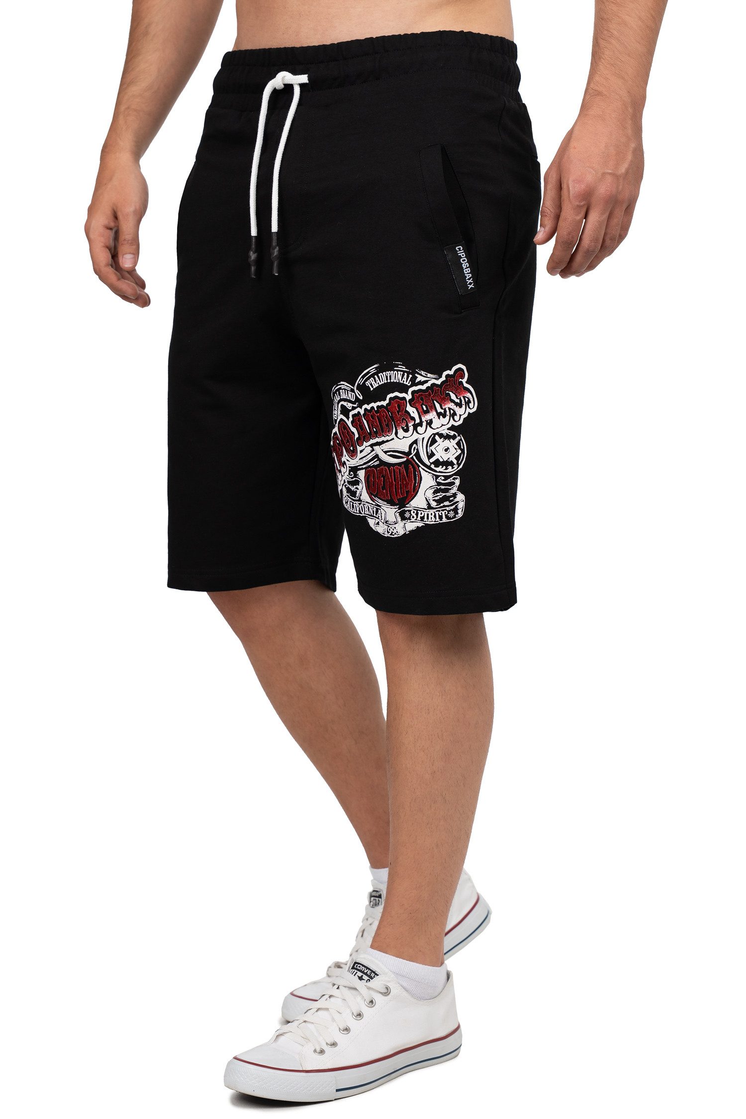 Cipo & Baxx Sweatshorts Herren Regular Fit Kurze Hose Mid Waist BA-CK274 auffälliger Frontprint im Tattoo-Style