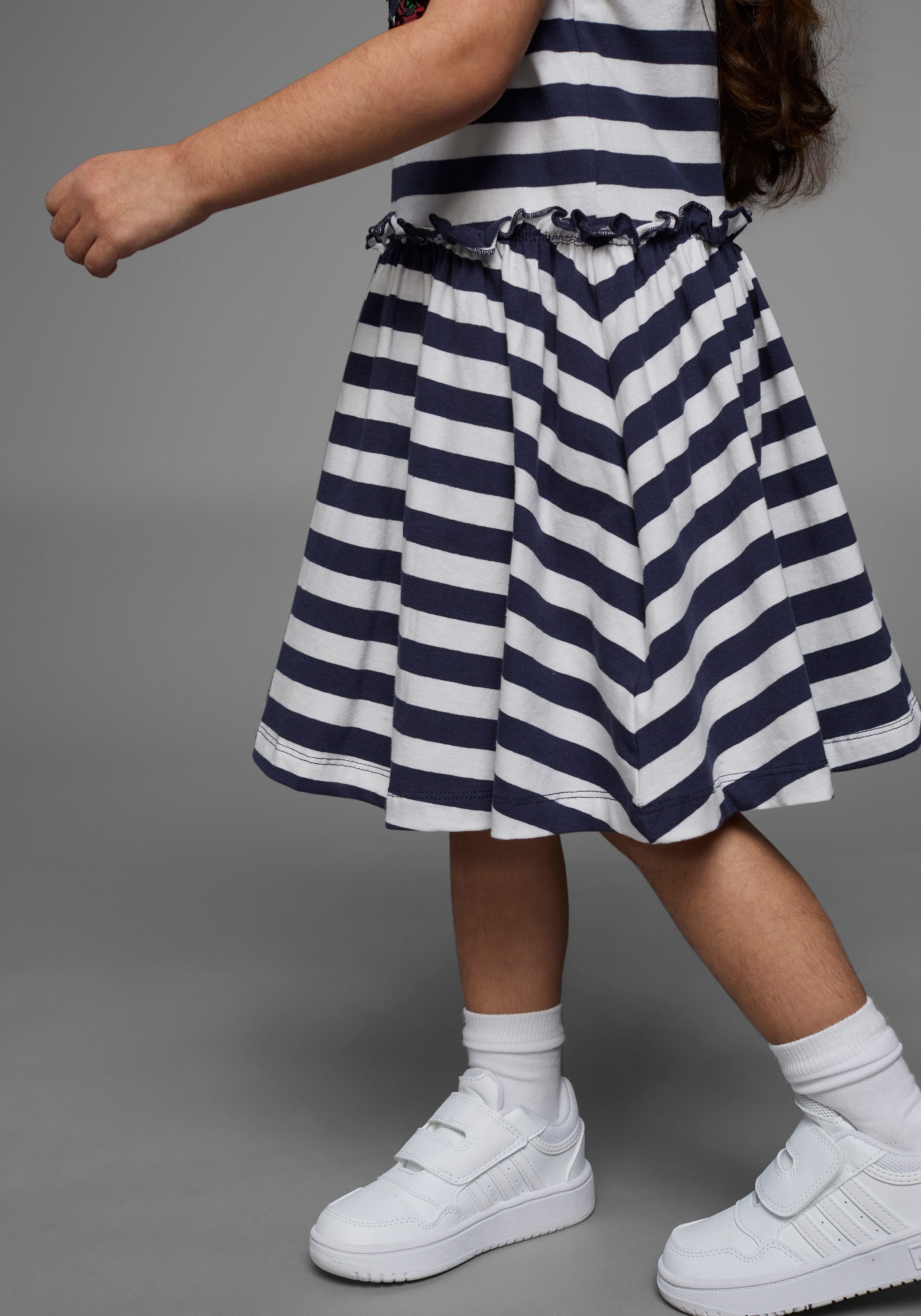 KIDSWORLD Jerseykleid mit Pailletten für kleine Mädchen - Kirschen oder Zitronen Motiv festlich, kniefrei, verspielt, aus Baumwollmischung