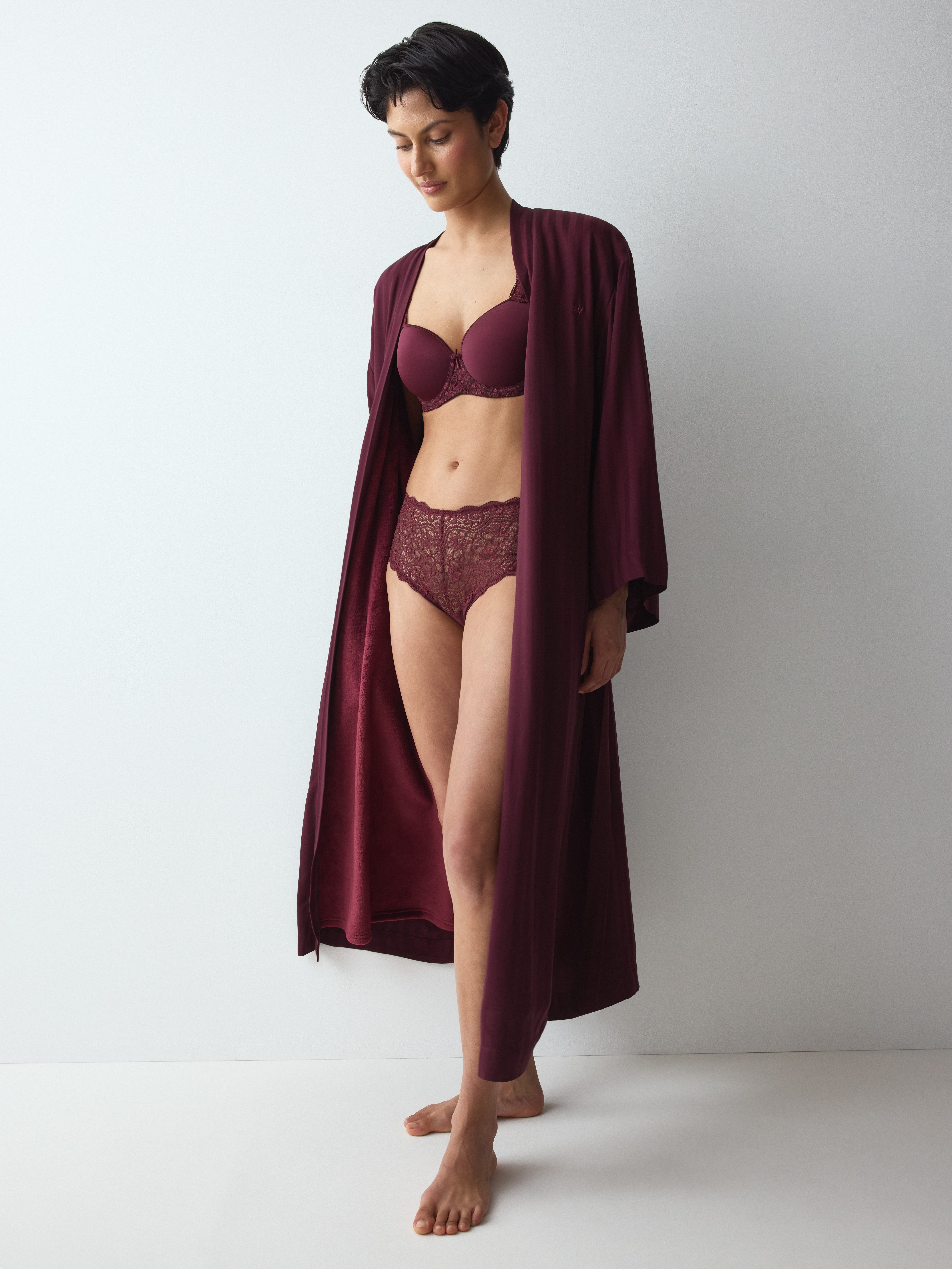 Triumph Morgenmantel Amourette Jacquard Long Robe, elegant und weich