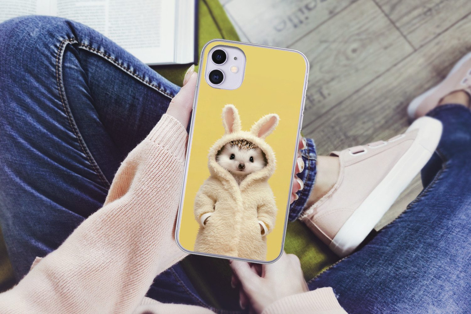 MuchoWow Handyhülle für Apple iPhone 11 Igel - Osterhase - Kostüm, Smartphone-Bumper, Print, Handy Schutzhülle Dünn