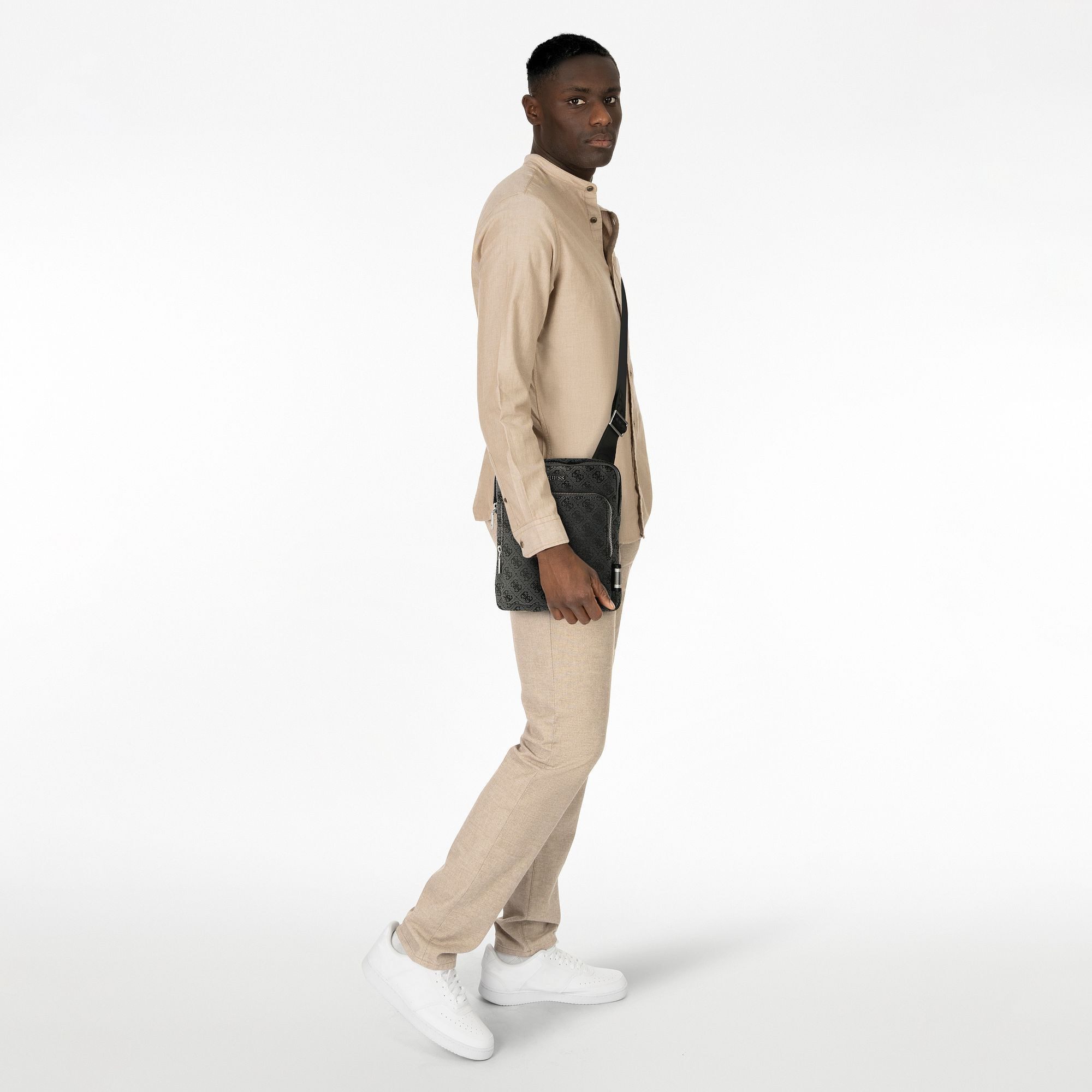 Guess Umhängetasche Boston, Polyurethan