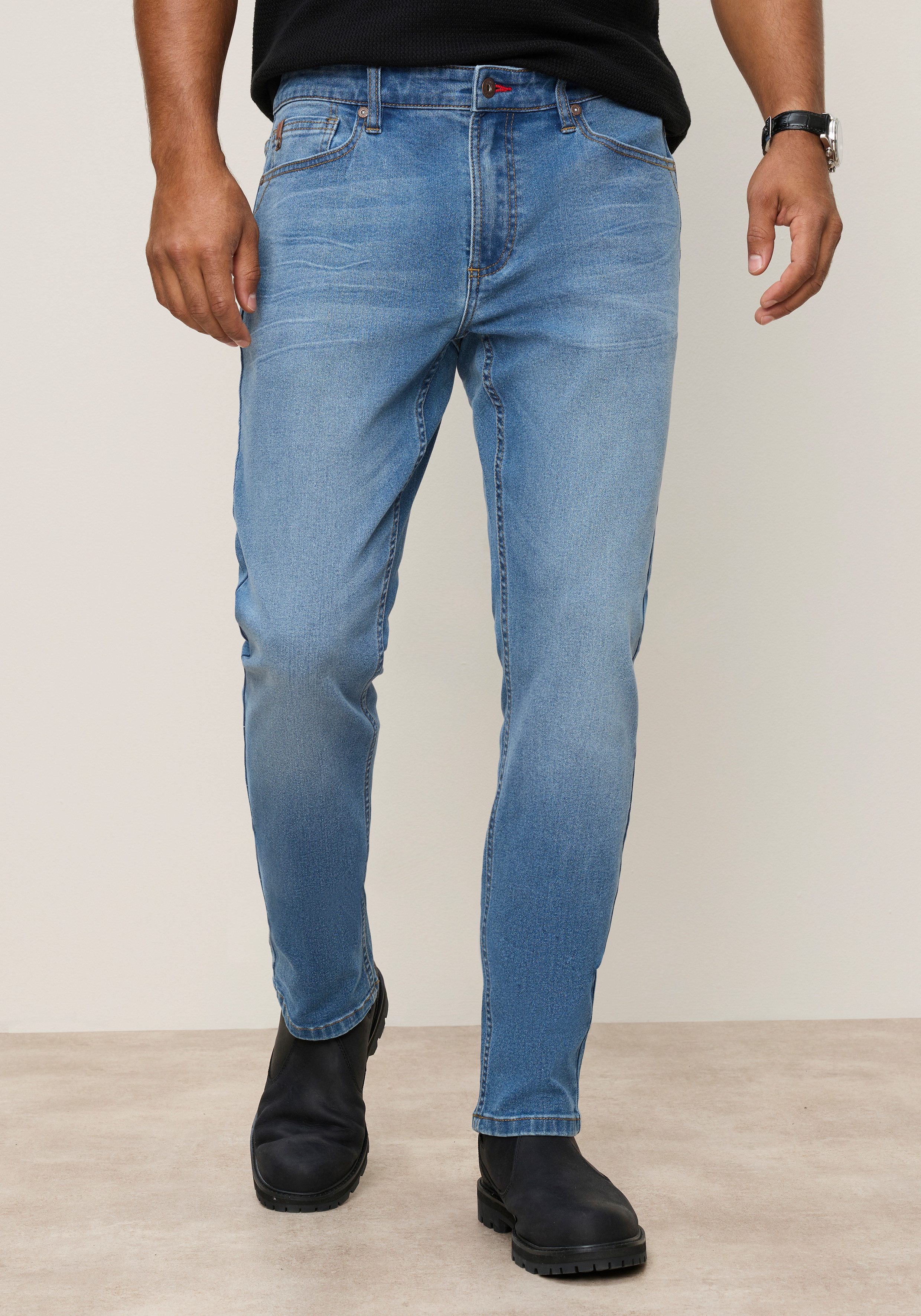 Bruno Banani Slim-fit-Jeans Liam mit schmaler Beinform, niedrige Leibhöhe, in 32 und 34 Inch