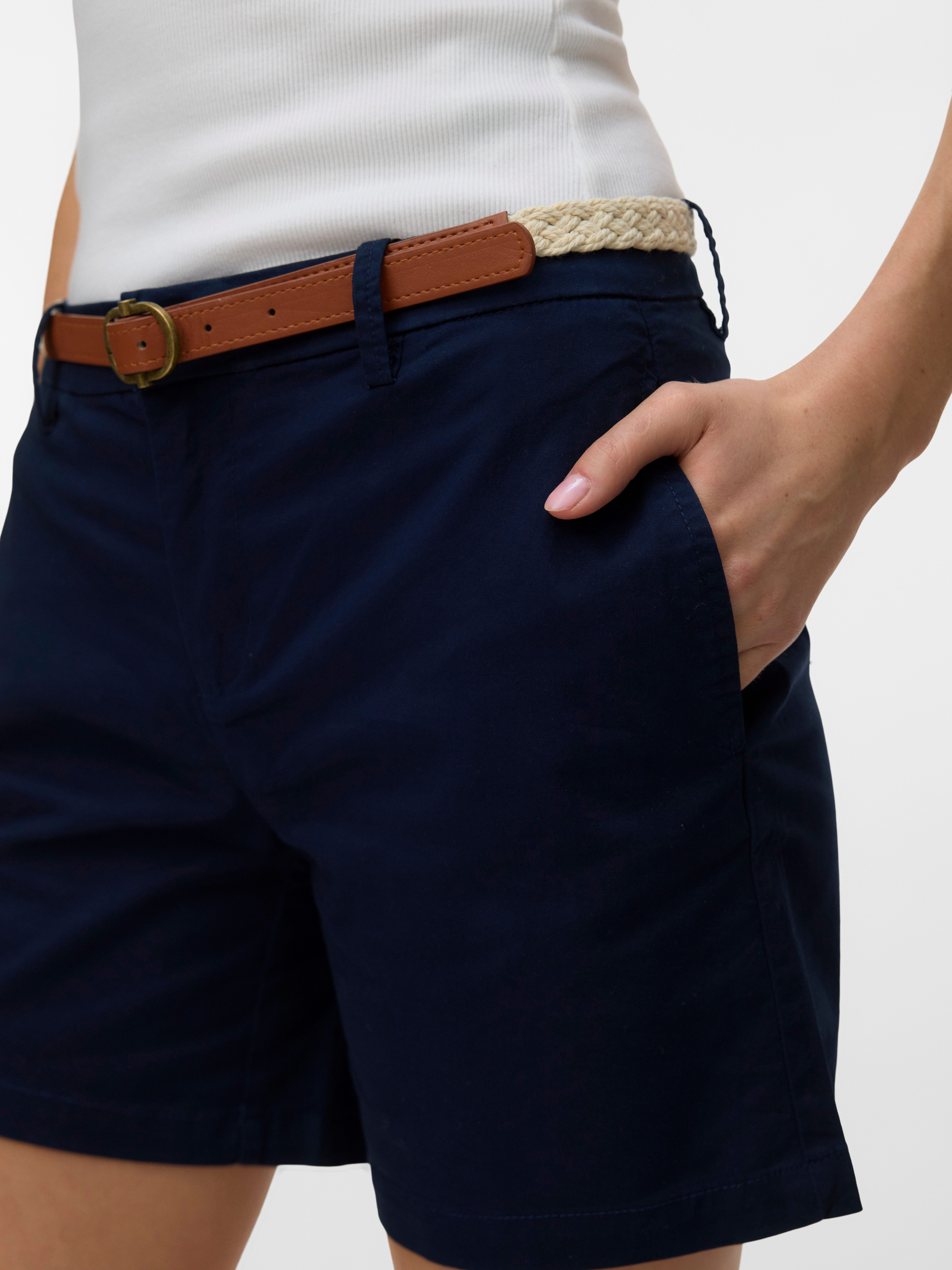 Vero Moda Chinoshorts VMFIEBY MW TAPERED CHINO SHORT SHORTS Baumwollmischung