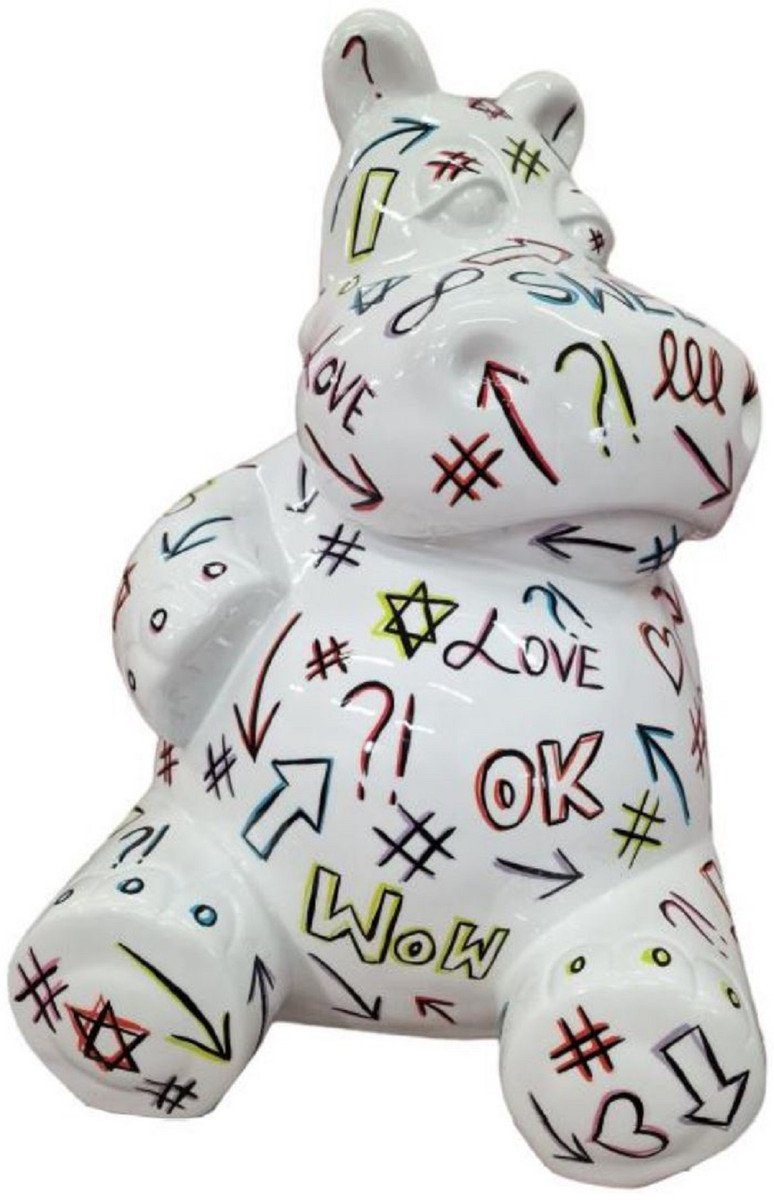 Skulptur Designer Deko Skulptur Sitzendes Nilpferd Weiß / Mehrfarbig H. 48 cm - Wetterbeständige Deko Skulptur - Wohnzimmer Deko Figur - Garten Deko Figur - Deko Tierfigur - Deko Accessoires