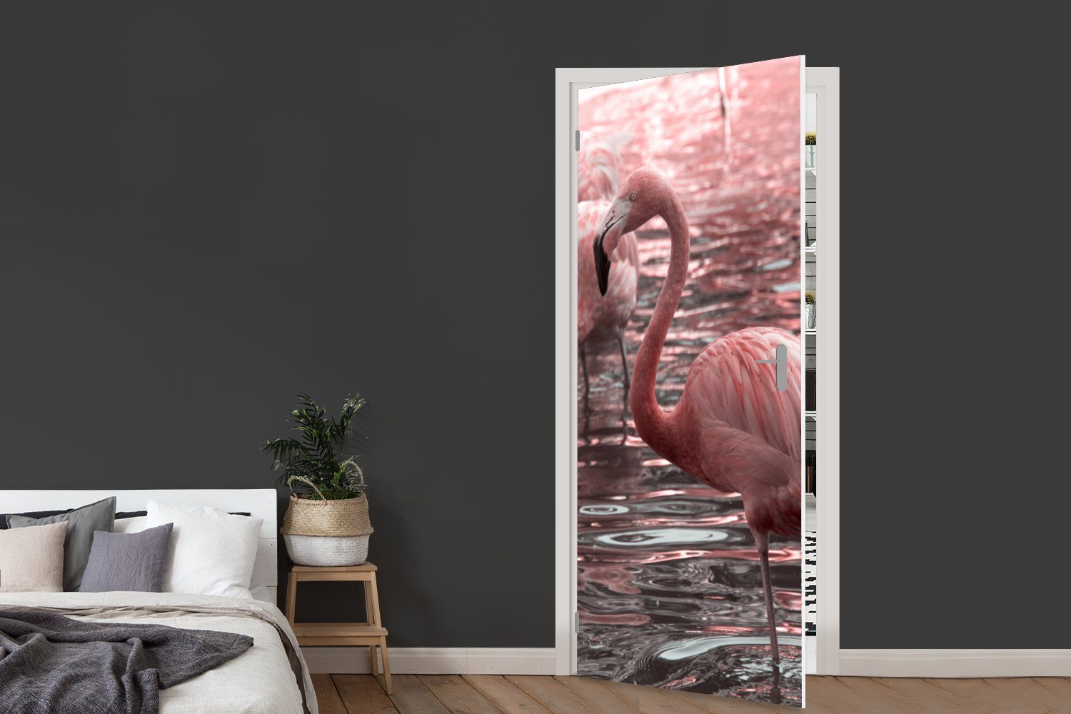 im von 75x205 (1 Wasser, MuchoWow für Flamingos Türtapete Gruppe cm Tür, Fototapete Eine St), steht Türaufkleber, Matt, bedruckt,
