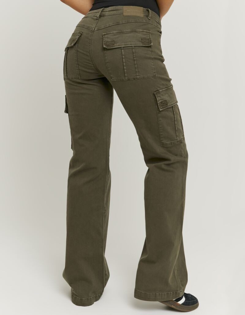 Tally Weijl Bootcuthose SPACOWELLE Baumwollmischung, im Cargo-Stil mit seitlichen Taschen