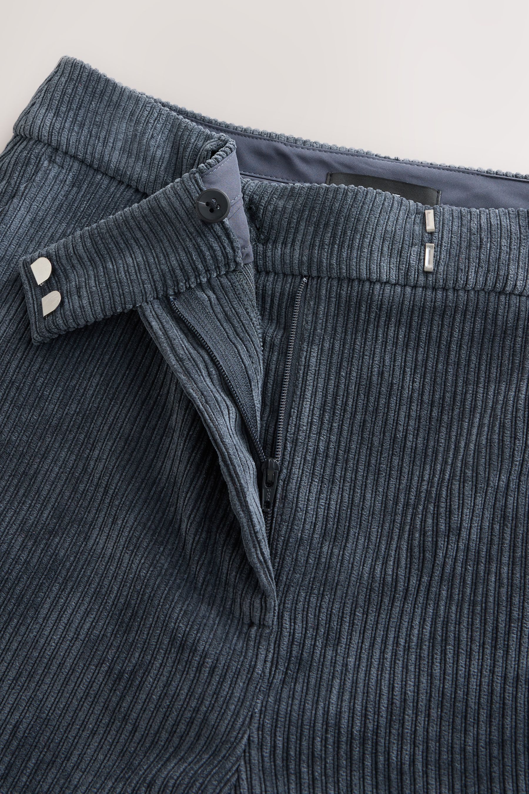 Next Palazzohose Cordhose mit weitem Bein, Kurzgröße (1-tlg) – Bild 4 von 5
