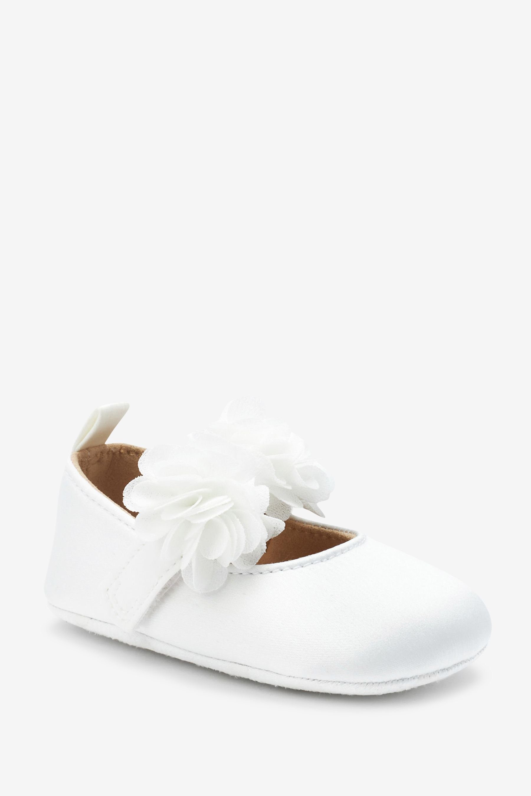 mit Babyschuhe White Babystiefel (1-tlg) Bridesmaid Collection Next Blume