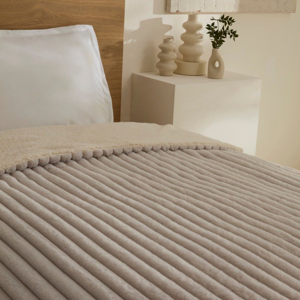Karaca Tagesdecke Karaca Stripe Sherpa Graue Decke Tagesdecke Bettdecke 150x200 – Bild 5 von 5