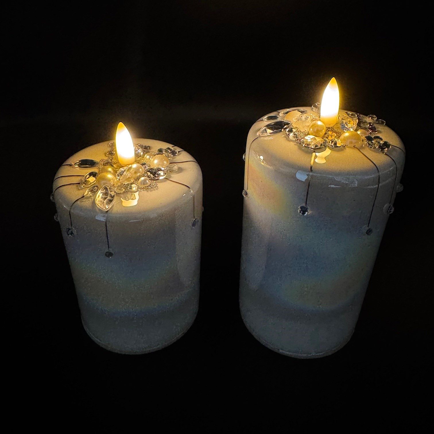 Online-Fuchs LED-Kerze 2er Set LED Kerzen aus Glas gefertigt mit 6-Stunden Timer (Weiß, Anthrazit oder Türkis, realistische Kerzenflamme), mit verschiedenen Per – Bild 4 von 5