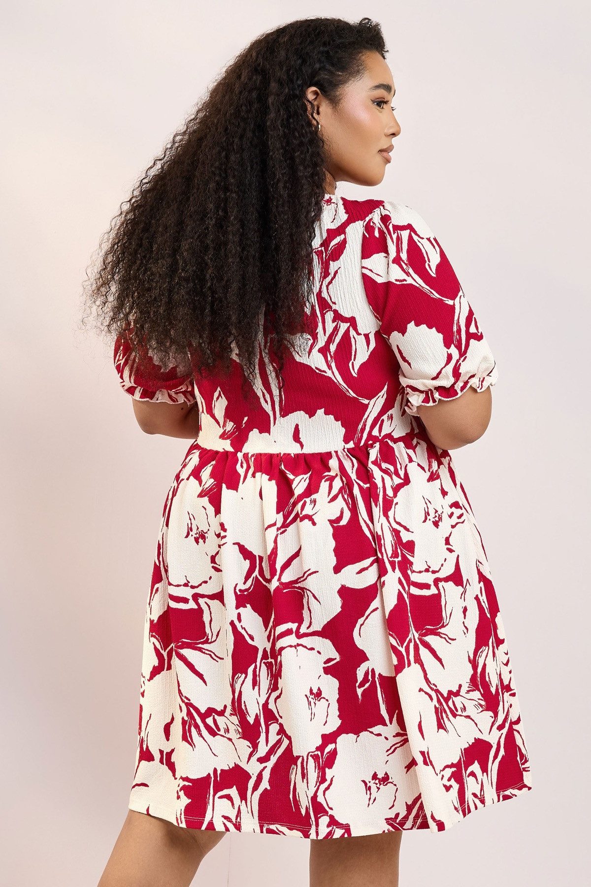 Stil Diva Minikleid Plus-Size-Kleid in Knielänge mit Bindekragen und Blumenmuster aus Crin