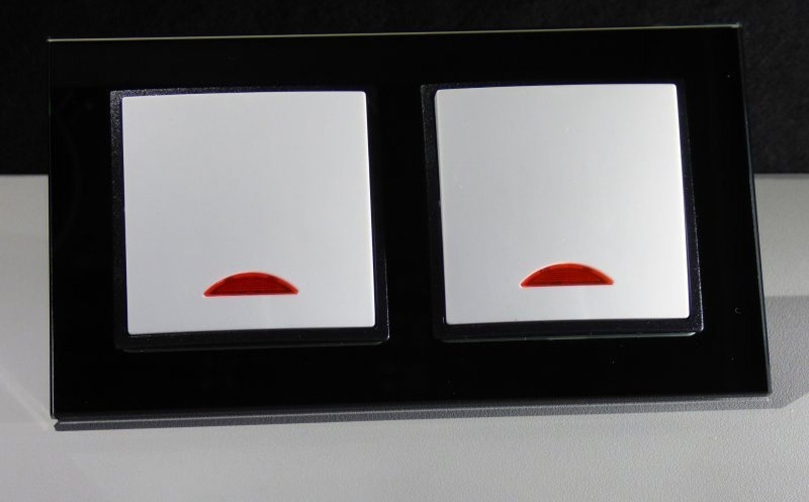 Lichtideen Schalter 6792 Abelka Nuovo schwarz GLAS 2 x Kontroll Schalter 230 Volt 10 Amp. (Taster, Schalter, Anennendose, Steckdose mit USB lieferbar)