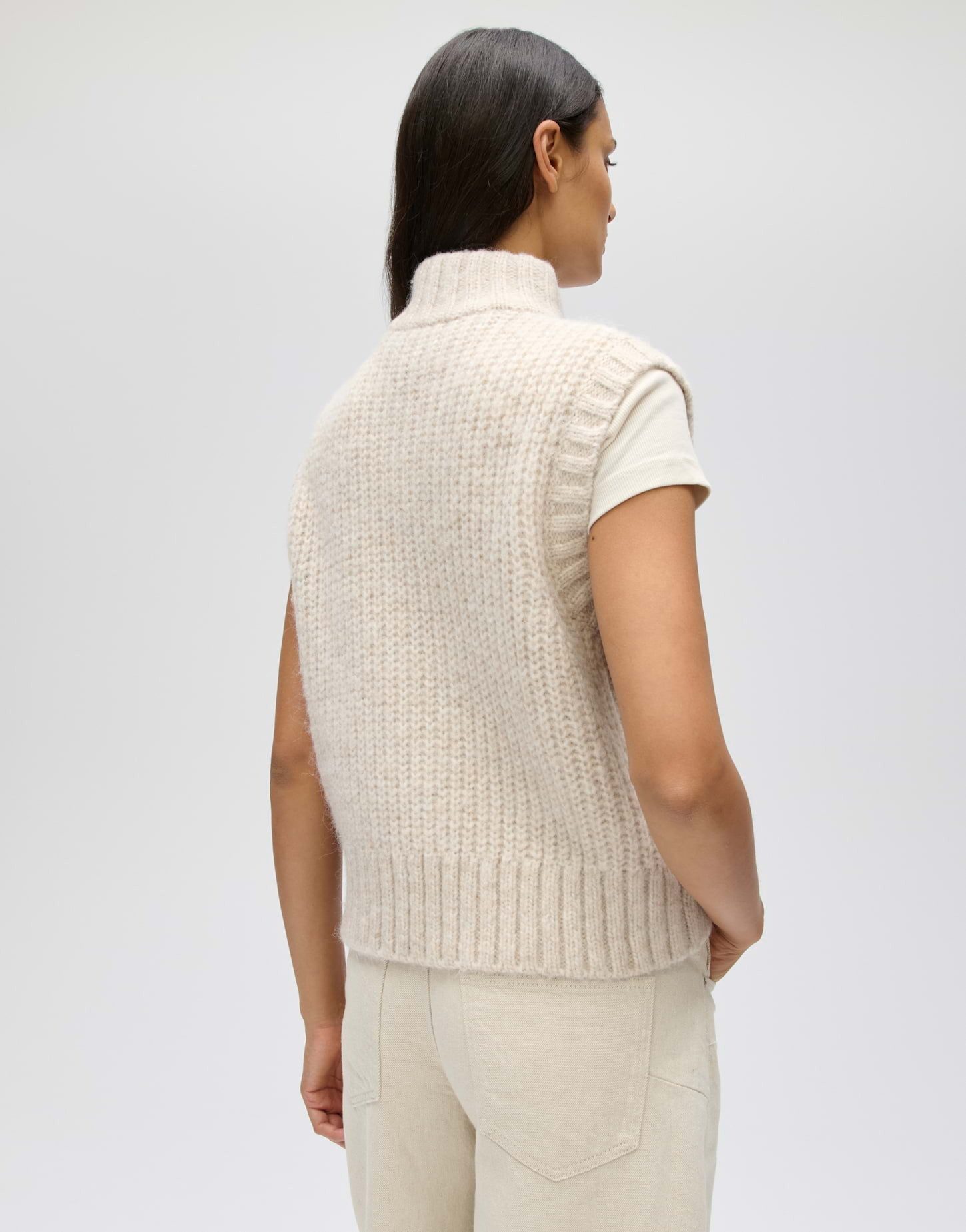OPUS Strickweste Duppi aus weichem Strick Verkürzte, schmale Form mit Stehkragen und Struktur – Bild 3 von 5