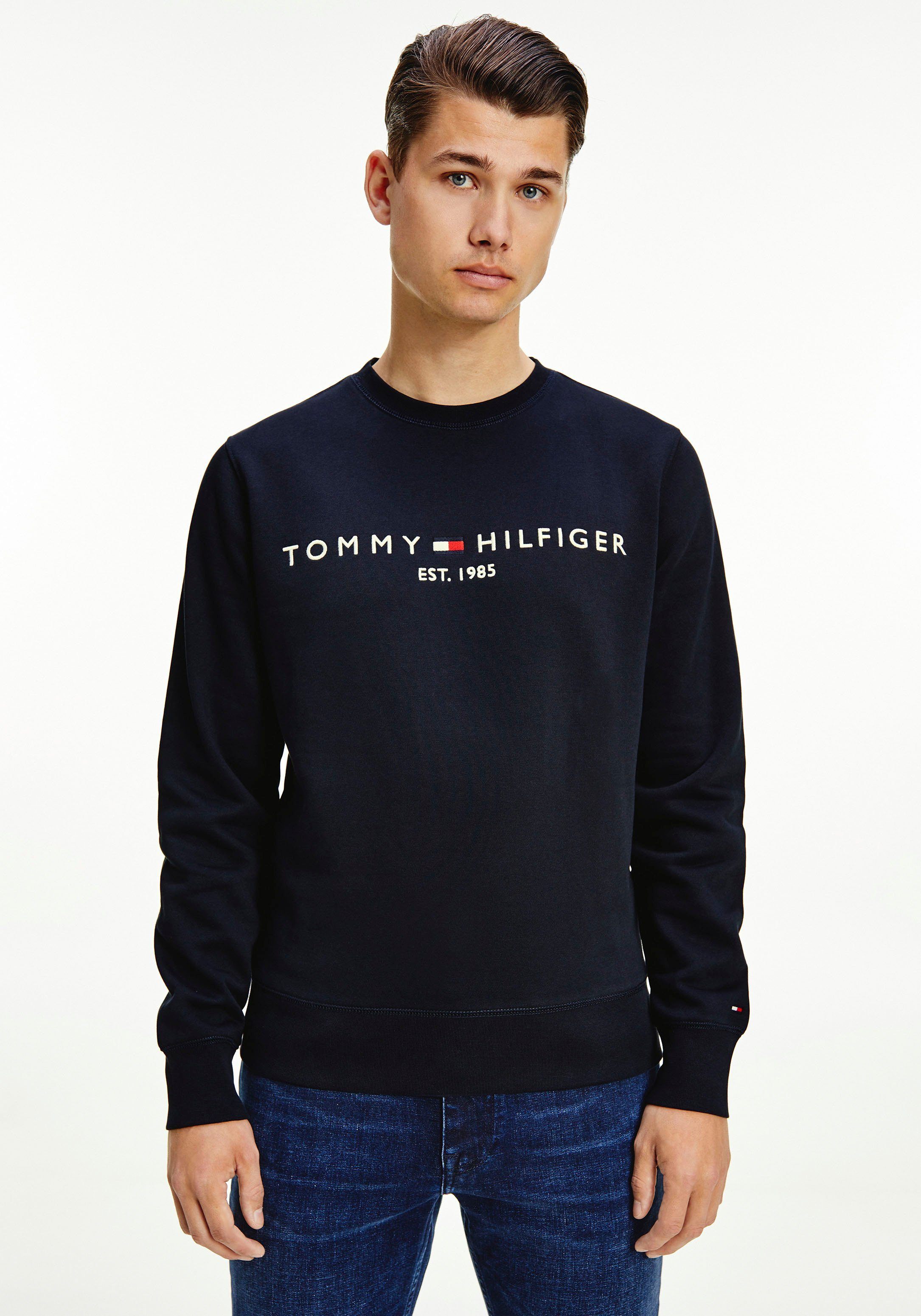 Tommy Hilfiger Sweatshirt TOMMY LOGO SWEATSHIRT mit klassischem Rundhalsausschnitt