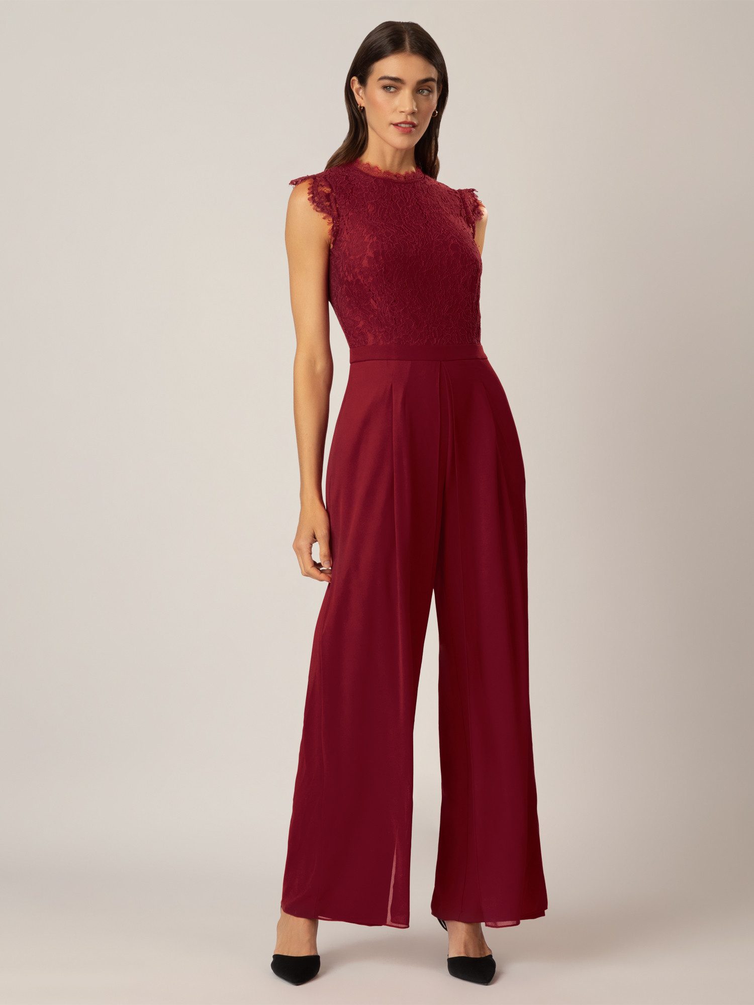 Apart Jumpsuit mit Spitzenoberteil günstig online kaufen
