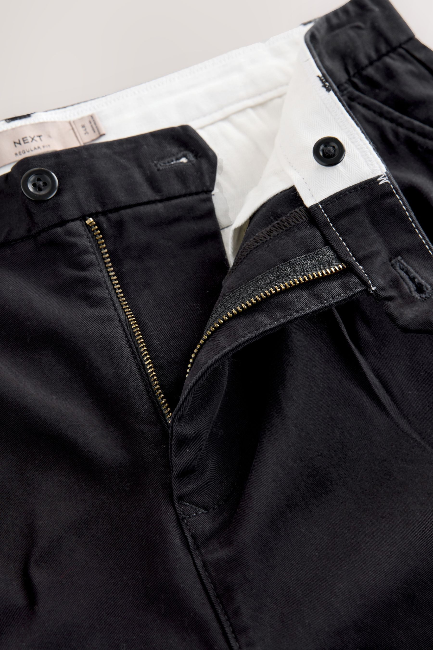 Next Bundfaltenhose Regular Fit Chinohose mit Stretch (1-tlg)