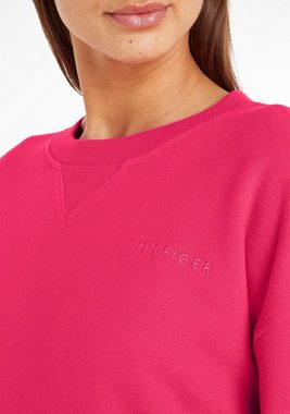 Tommy Hilfiger Sweatshirt REG HILFIGER FR-TERRY SWEATSHRT mit kleinem gesticktem Hilfiger Logo-Schriftzug auf der Brust