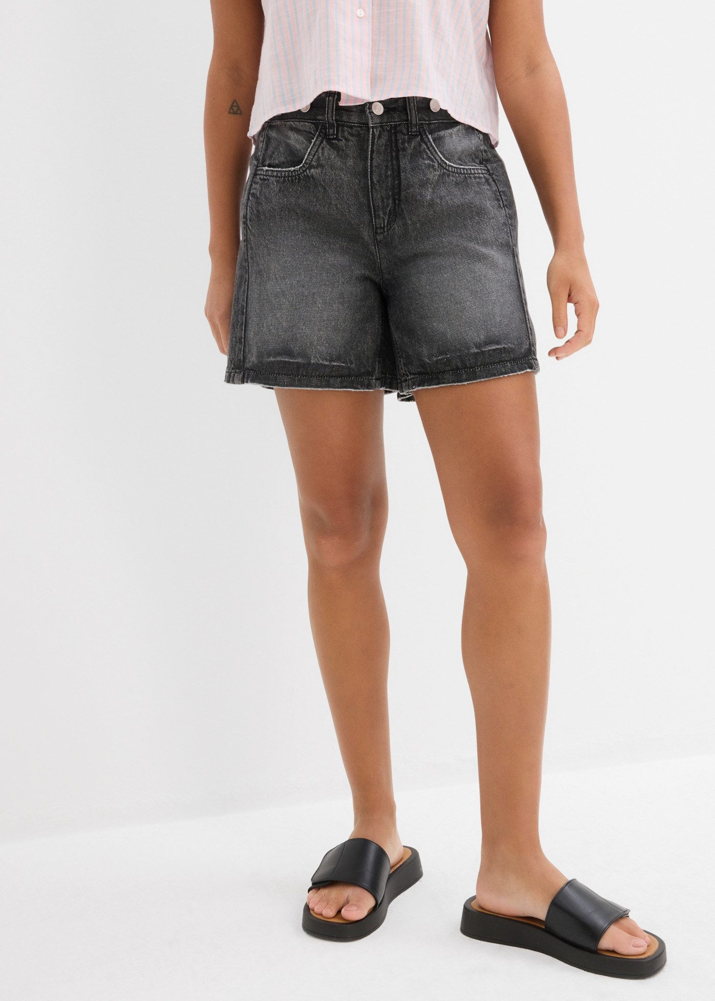 bonprix Shorts Loose Fit, aus Baumwolle, mit vorverlegter Naht